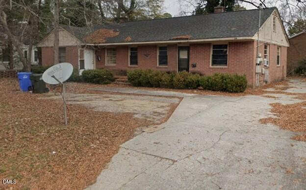 714 Hines Street W