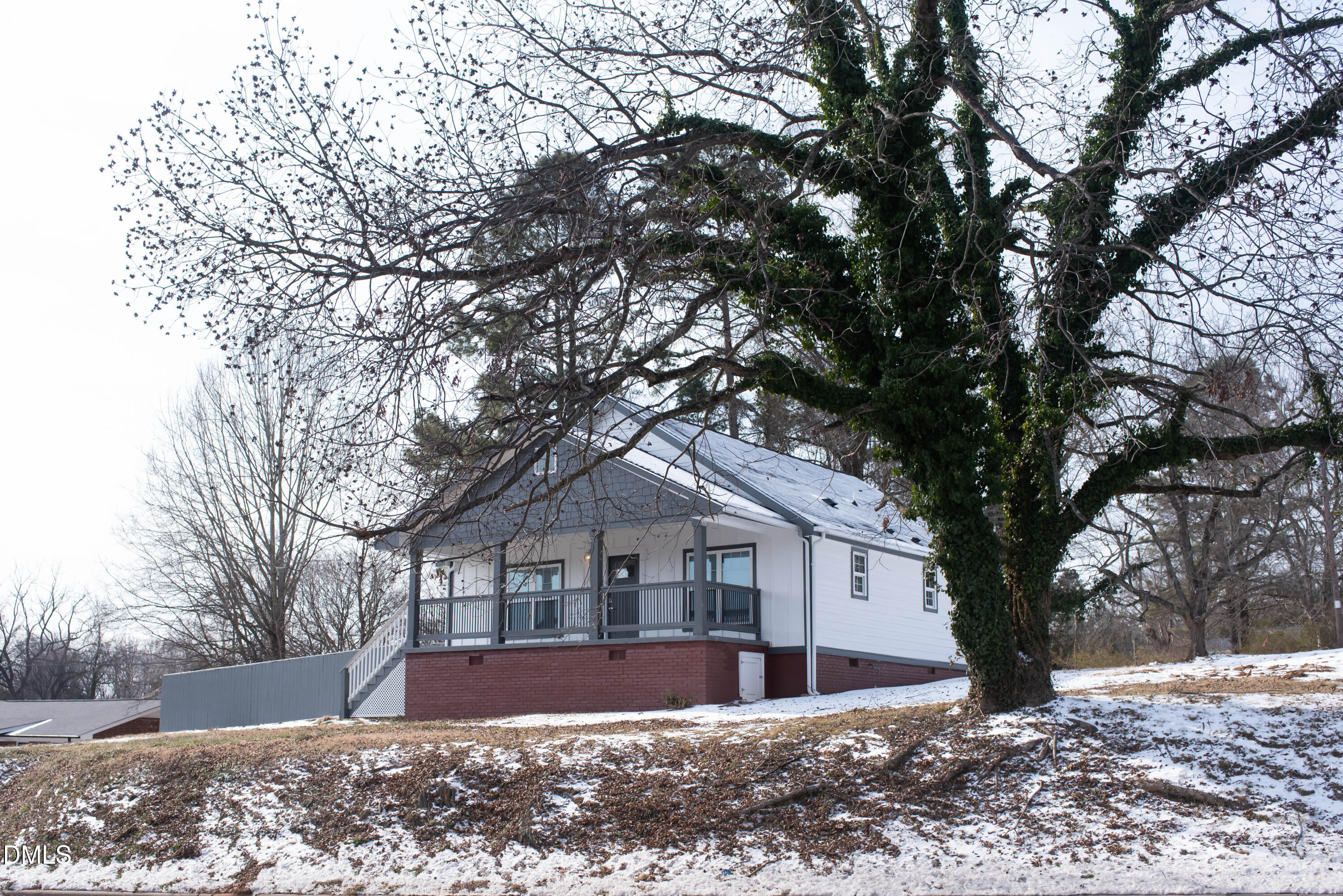 635 N Churton Street