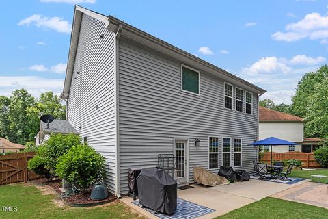 Single Family Residence in Fuquay Varina NC 1405 Wesser Court 26.jpg