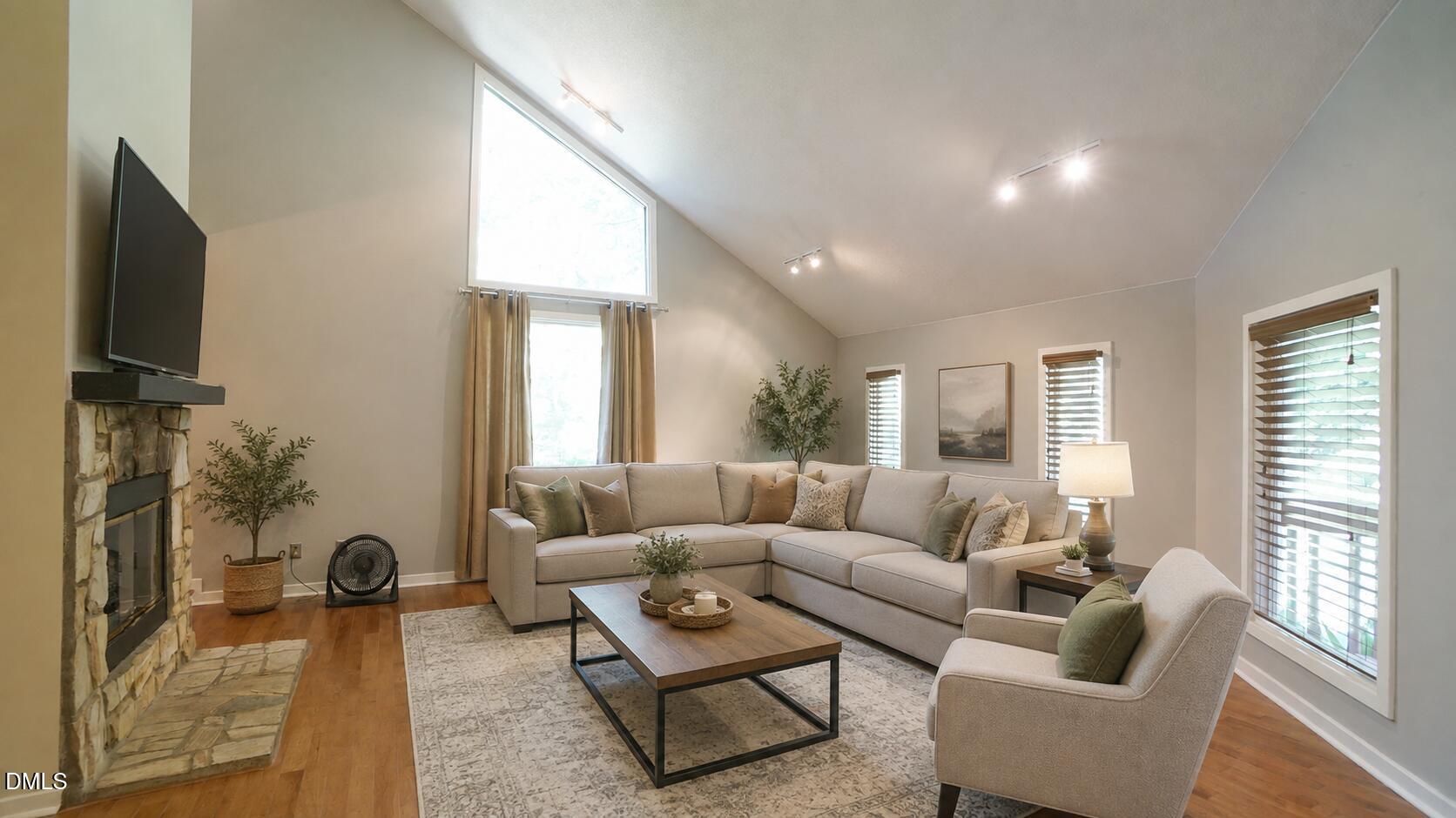 818 Lake Forest Drive