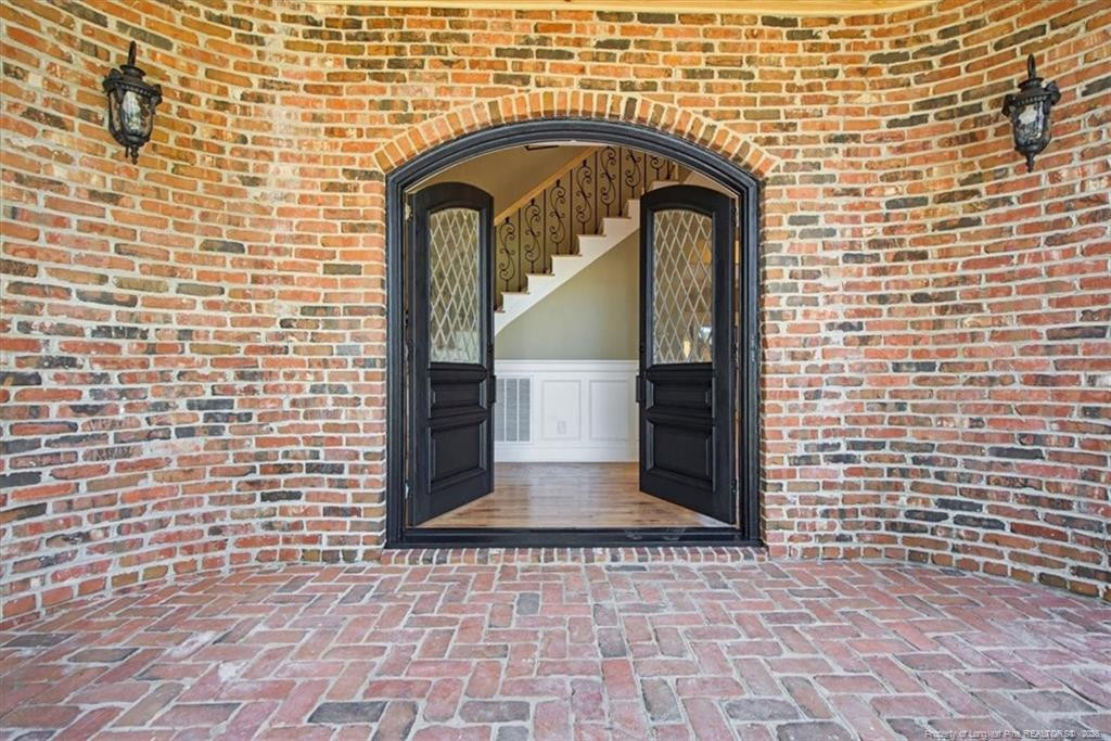 400 Kingsford Court