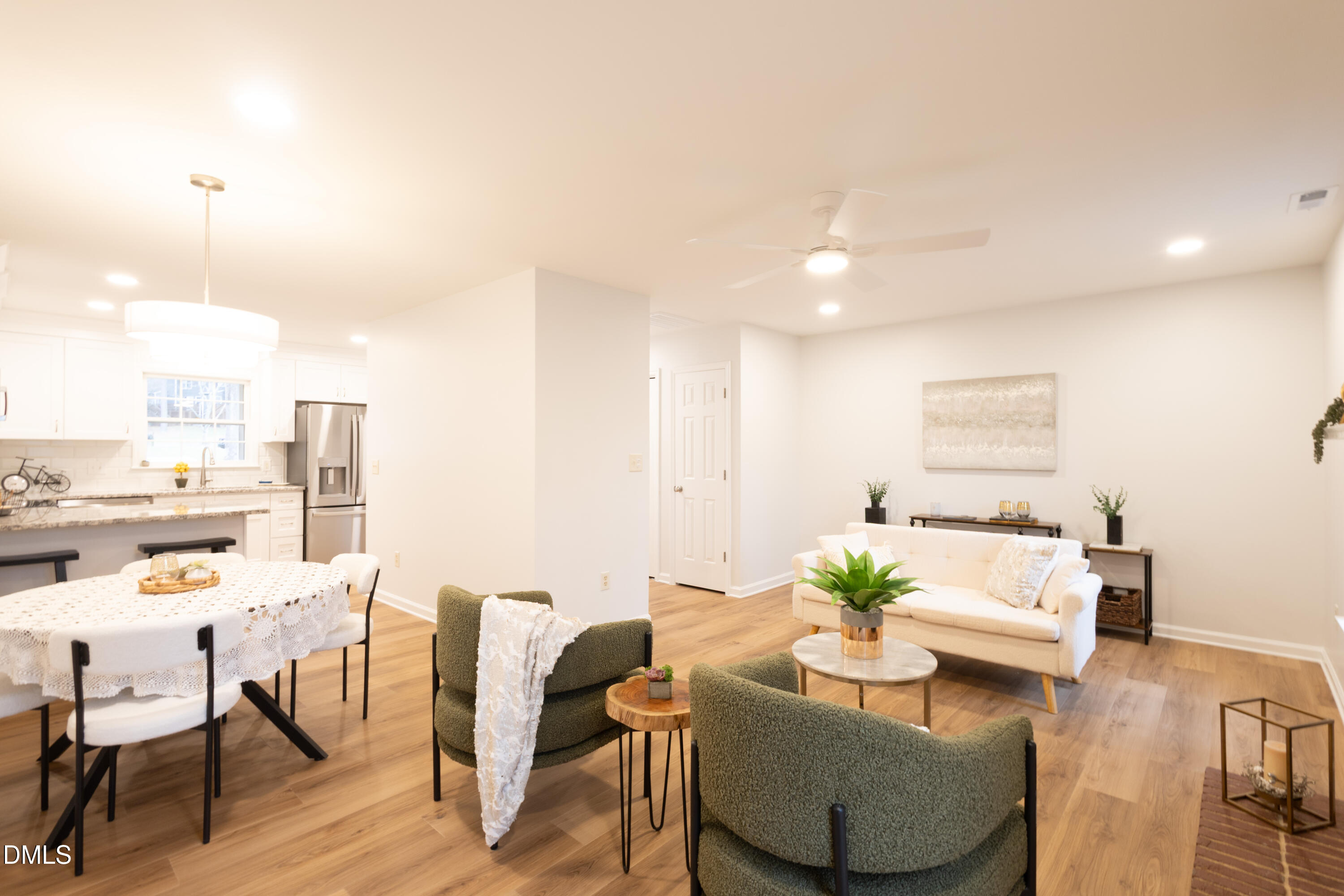 136 Lake Hollow Circle