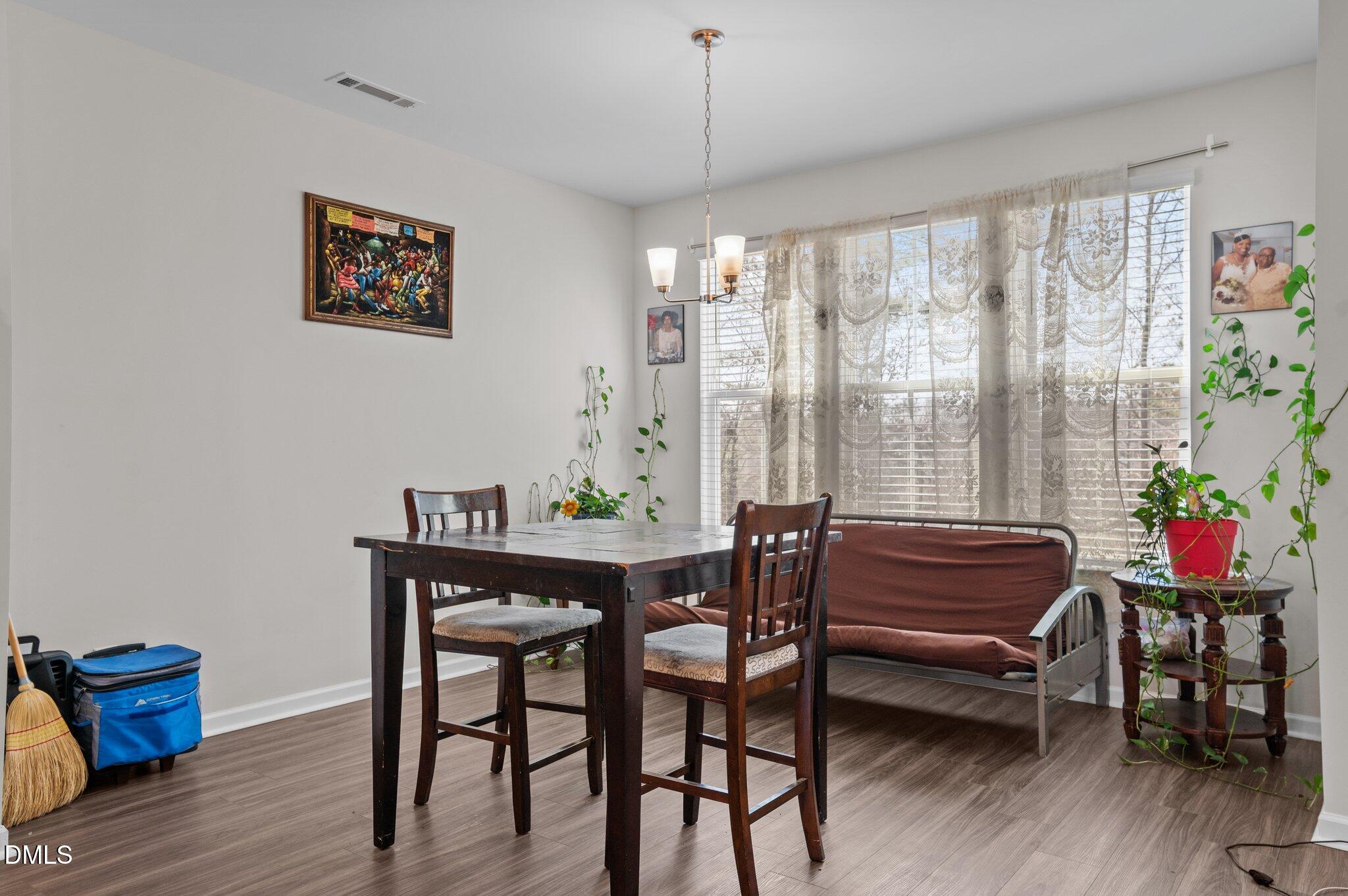 987 Parkstone Towne Boulevard