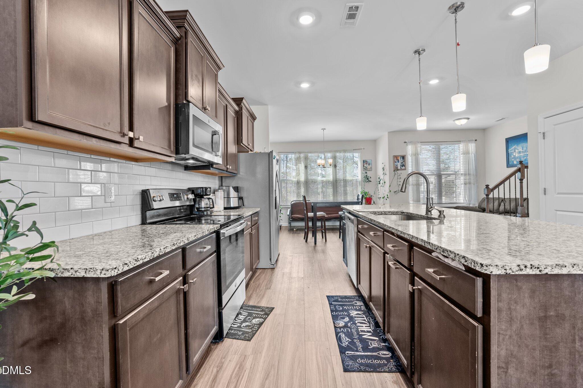 987 Parkstone Towne Boulevard