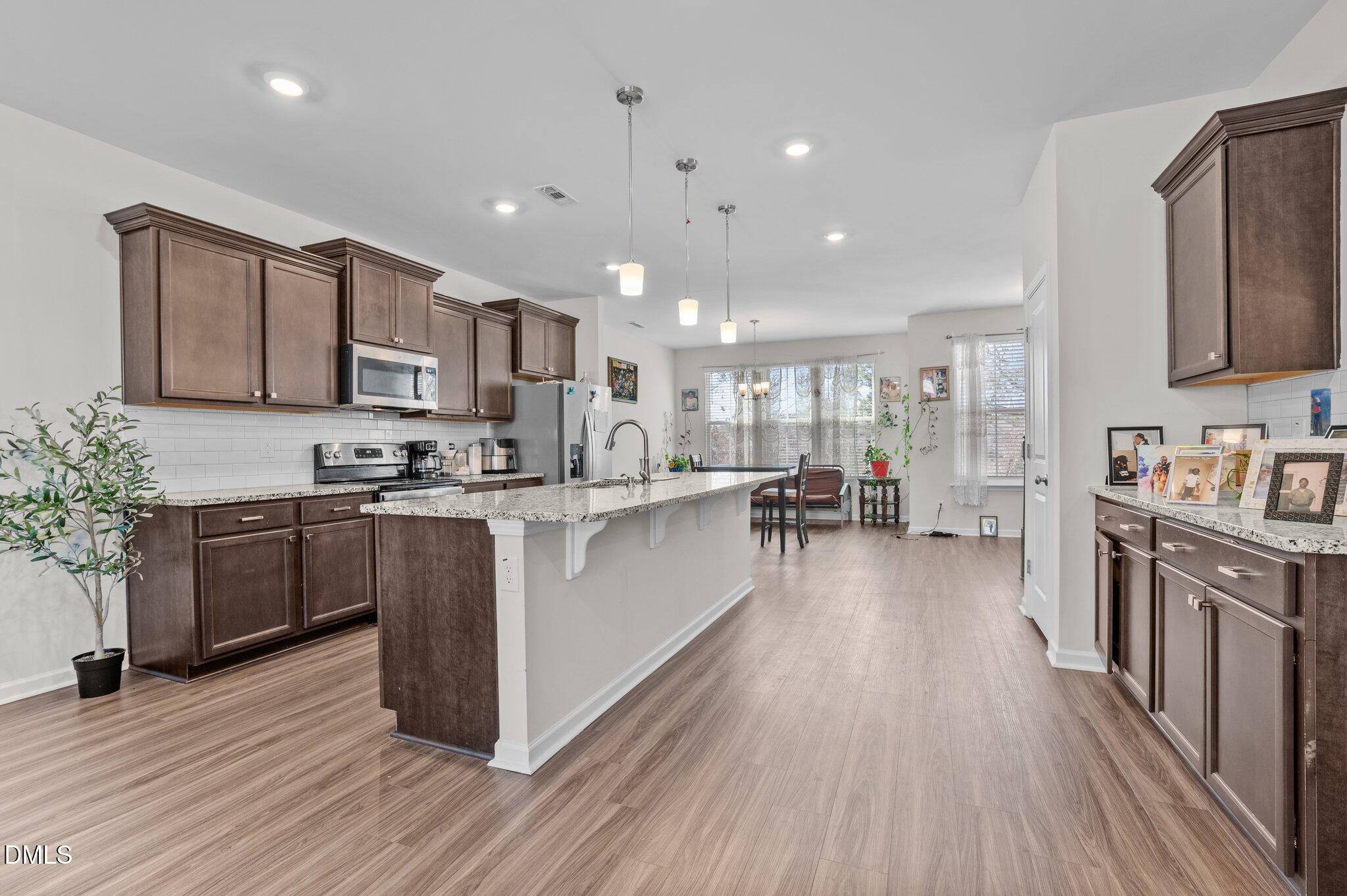 987 Parkstone Towne Boulevard