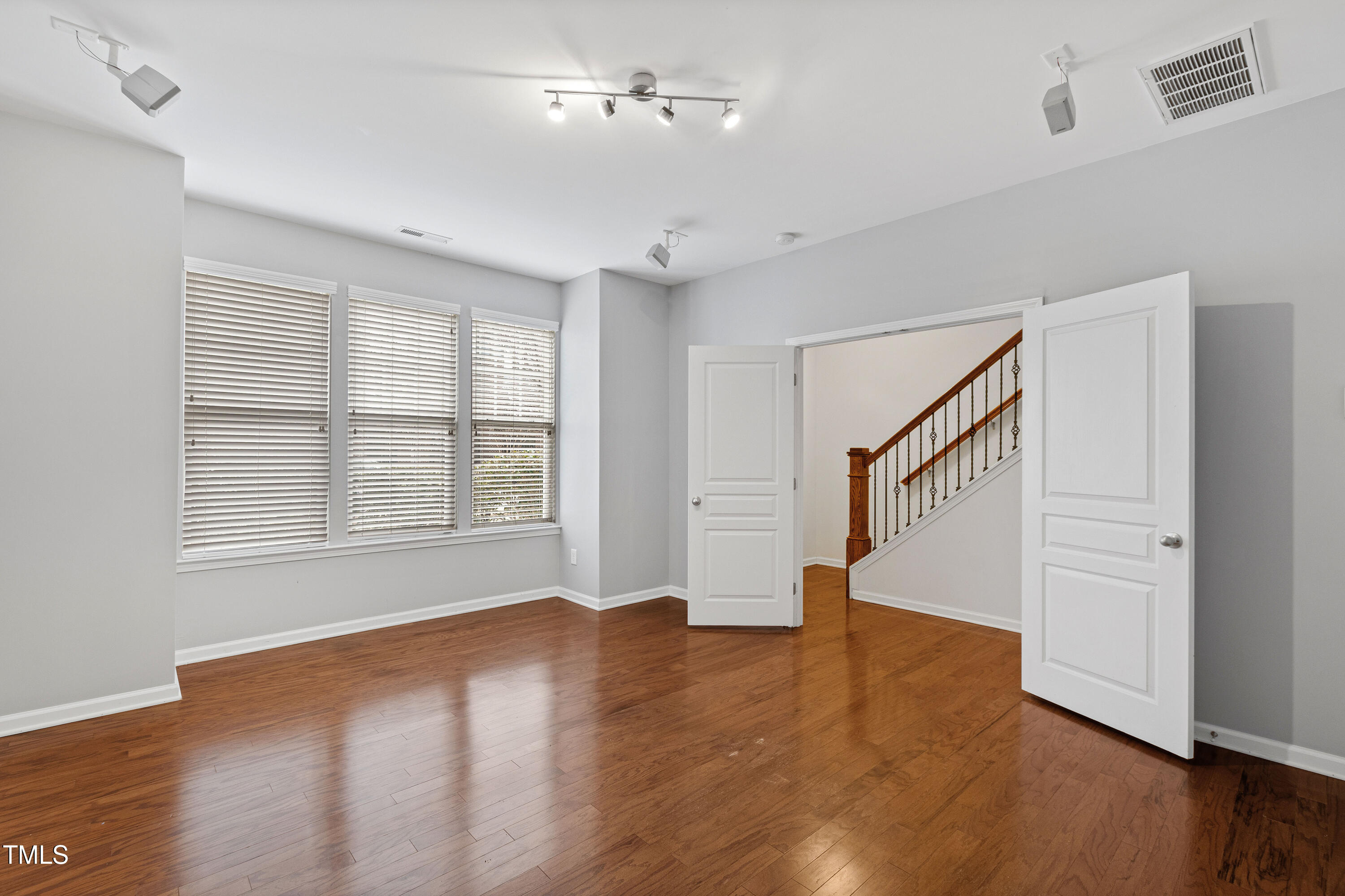 9206 Wooden Road