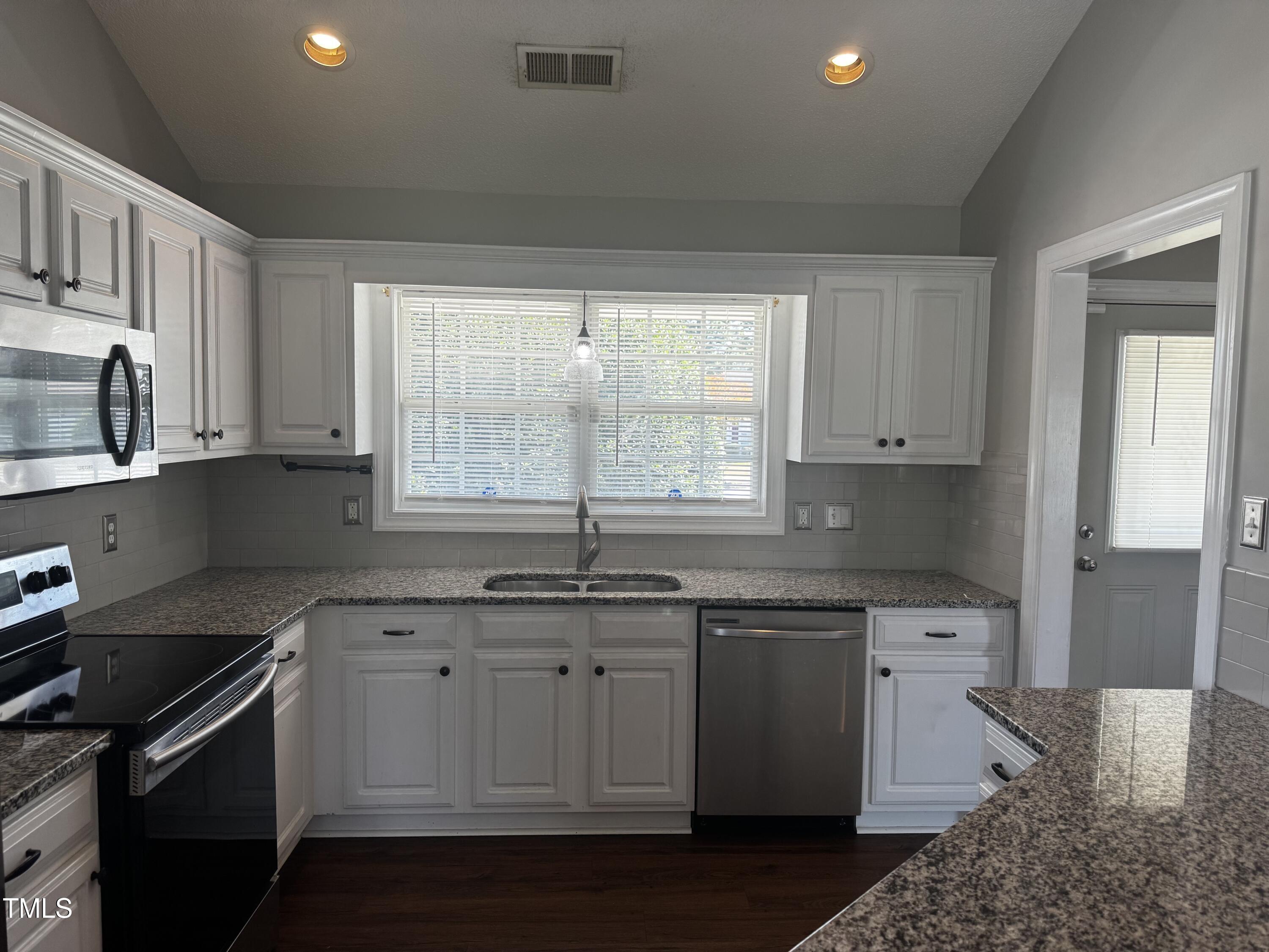 2038 Bridgewood Road