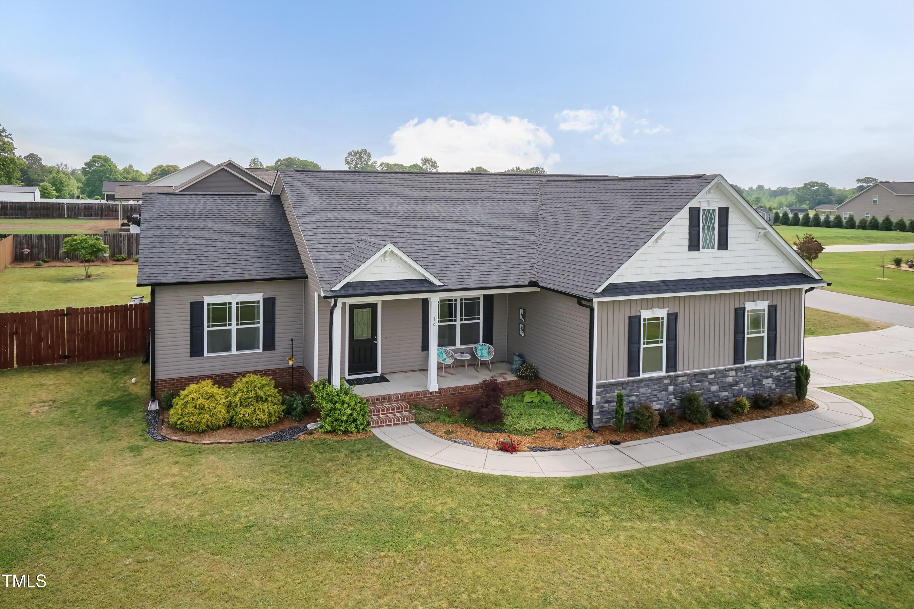 18 Fisher Rd