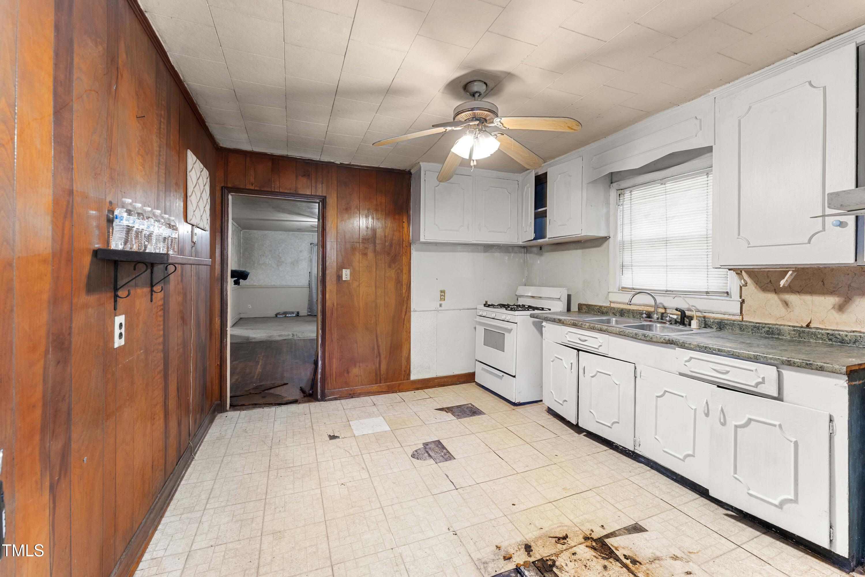1006 E Club Boulevard