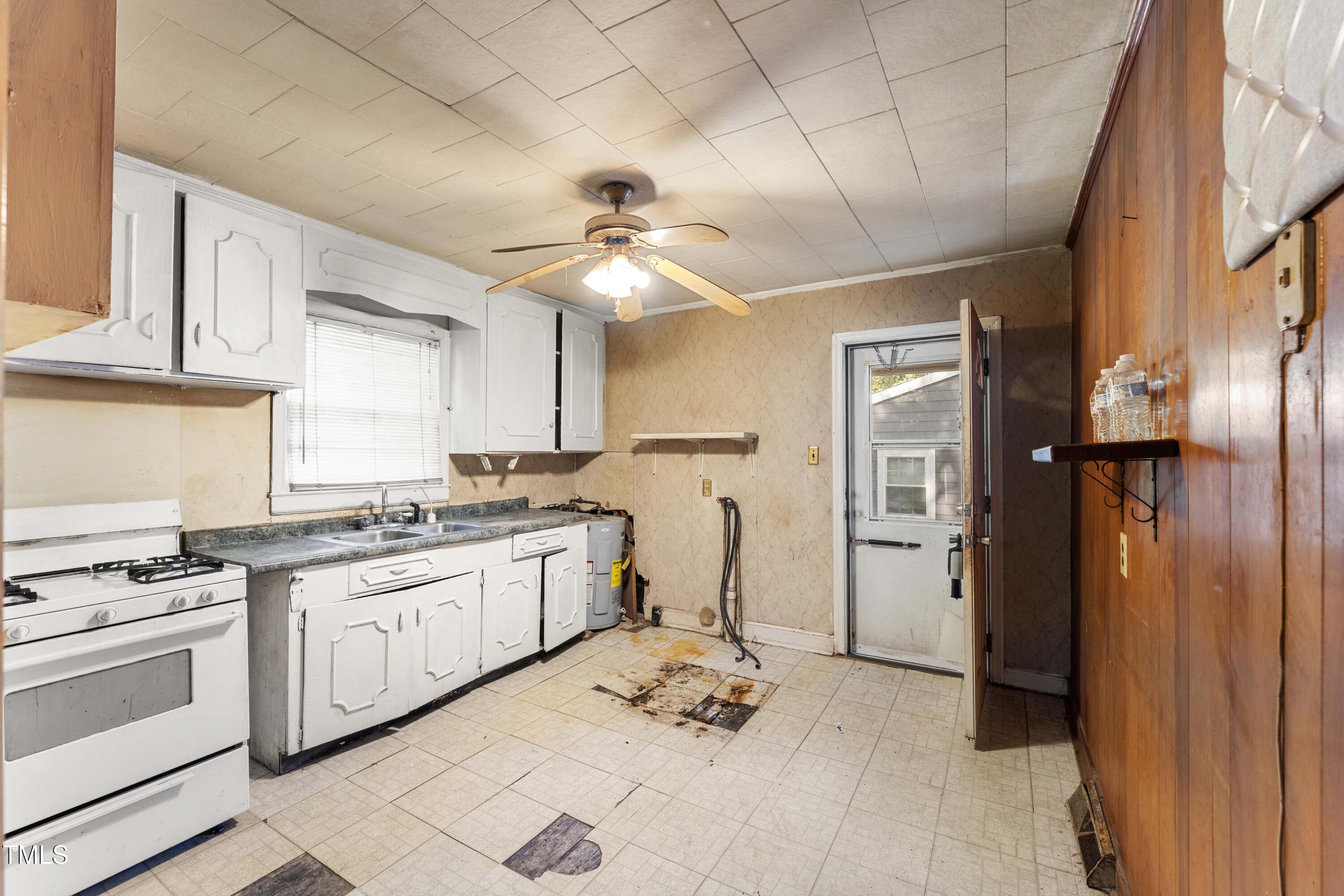 1006 E Club Boulevard