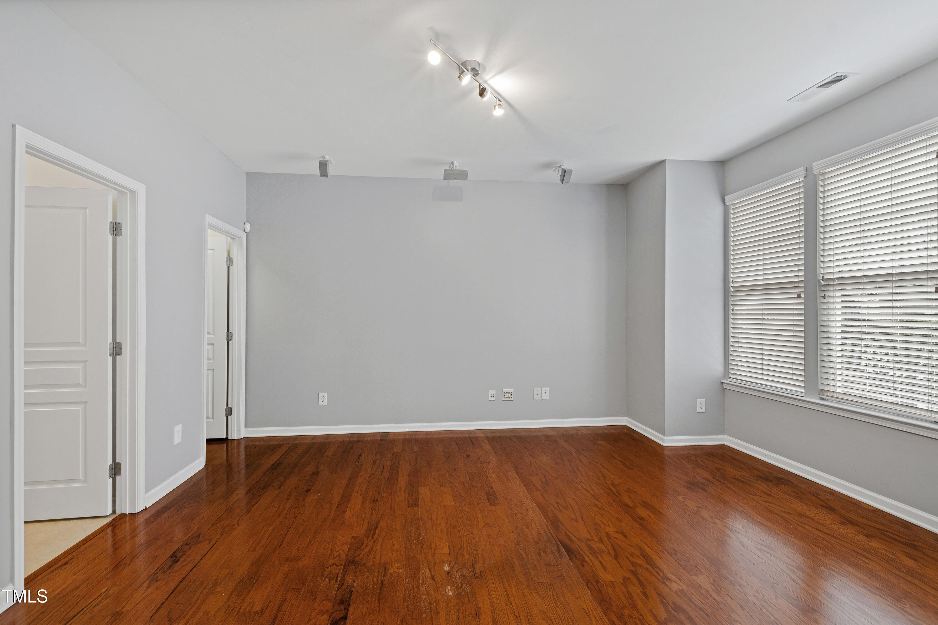 9206 Wooden Road