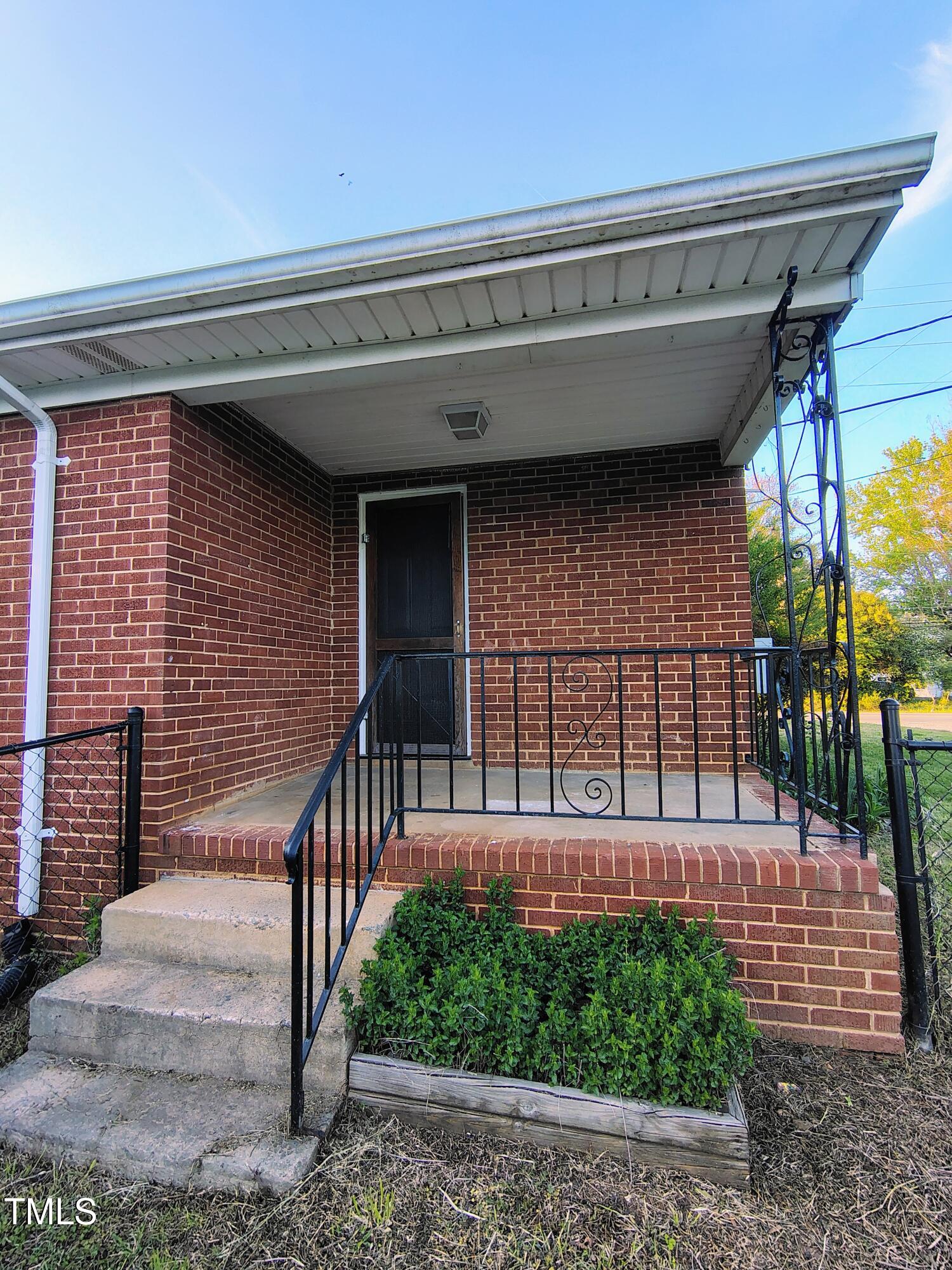 919 E Main Street