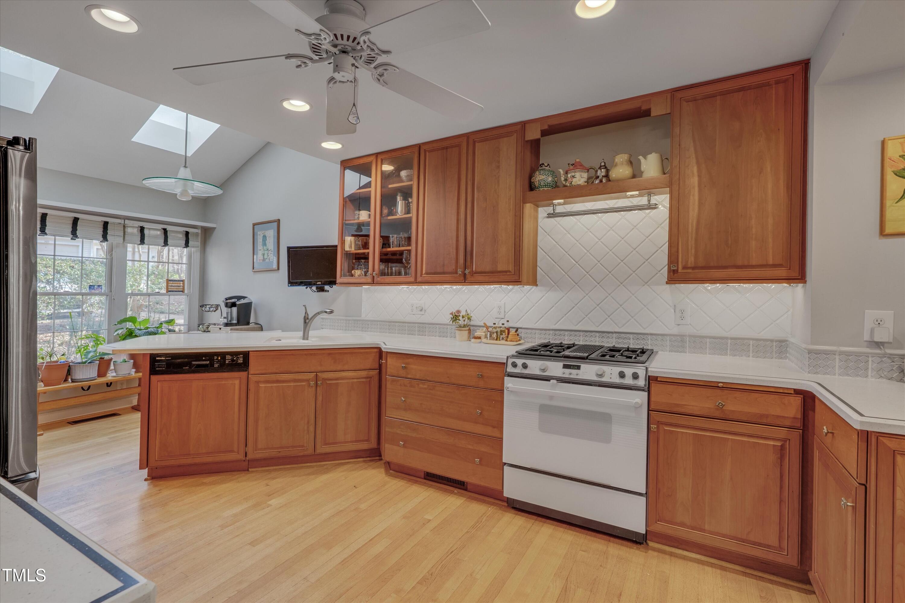 360 Linden Close