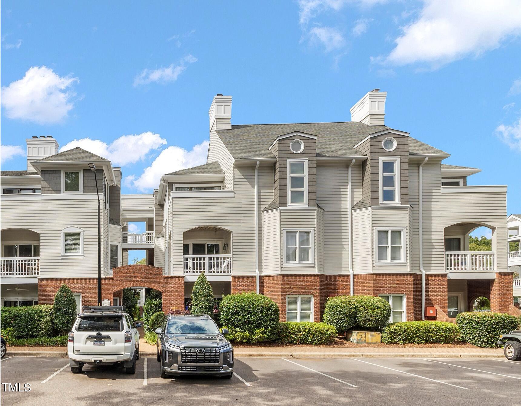 1001 Brighthurst Drive 306