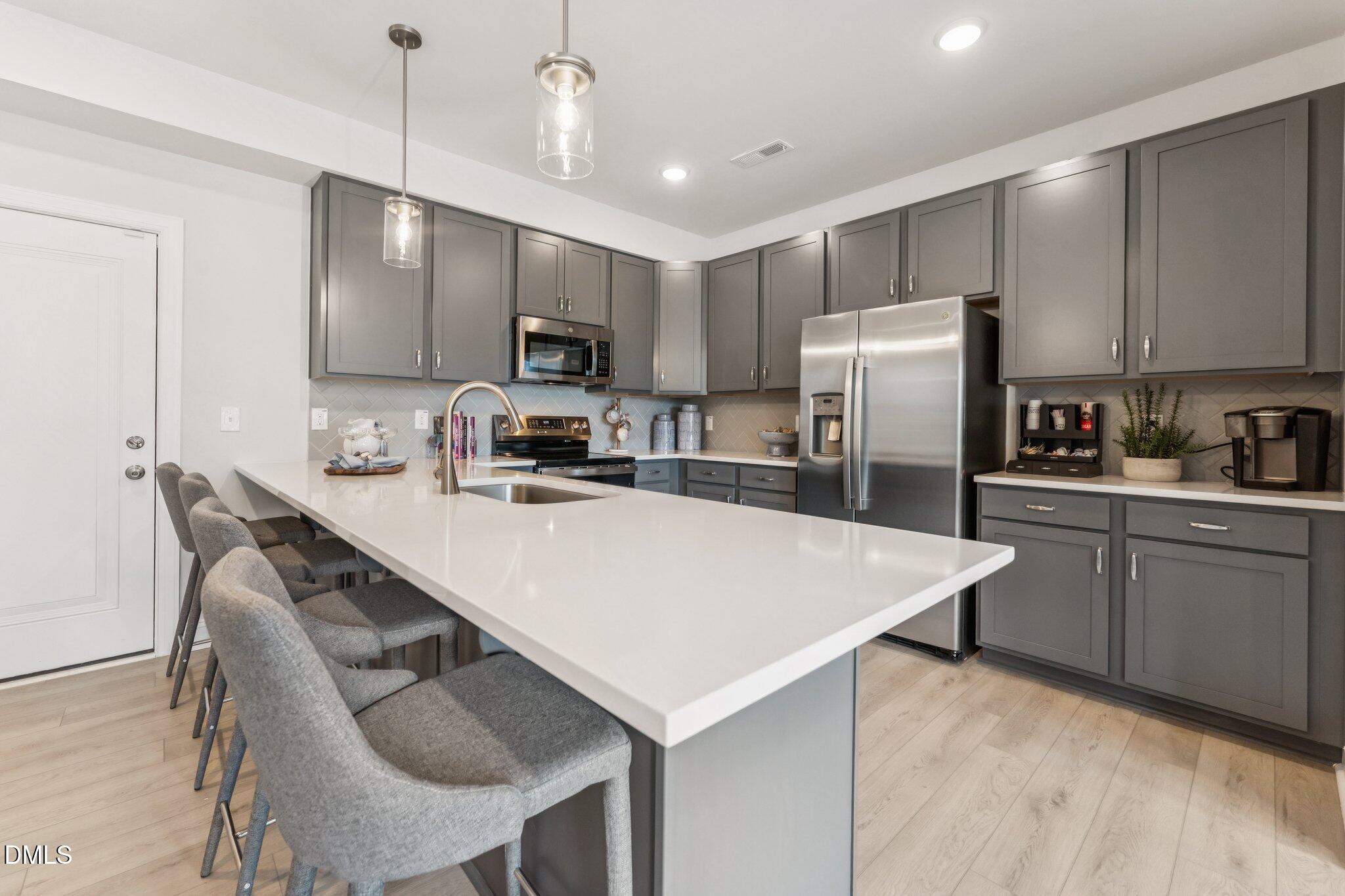 106 Parks Edge Way #100