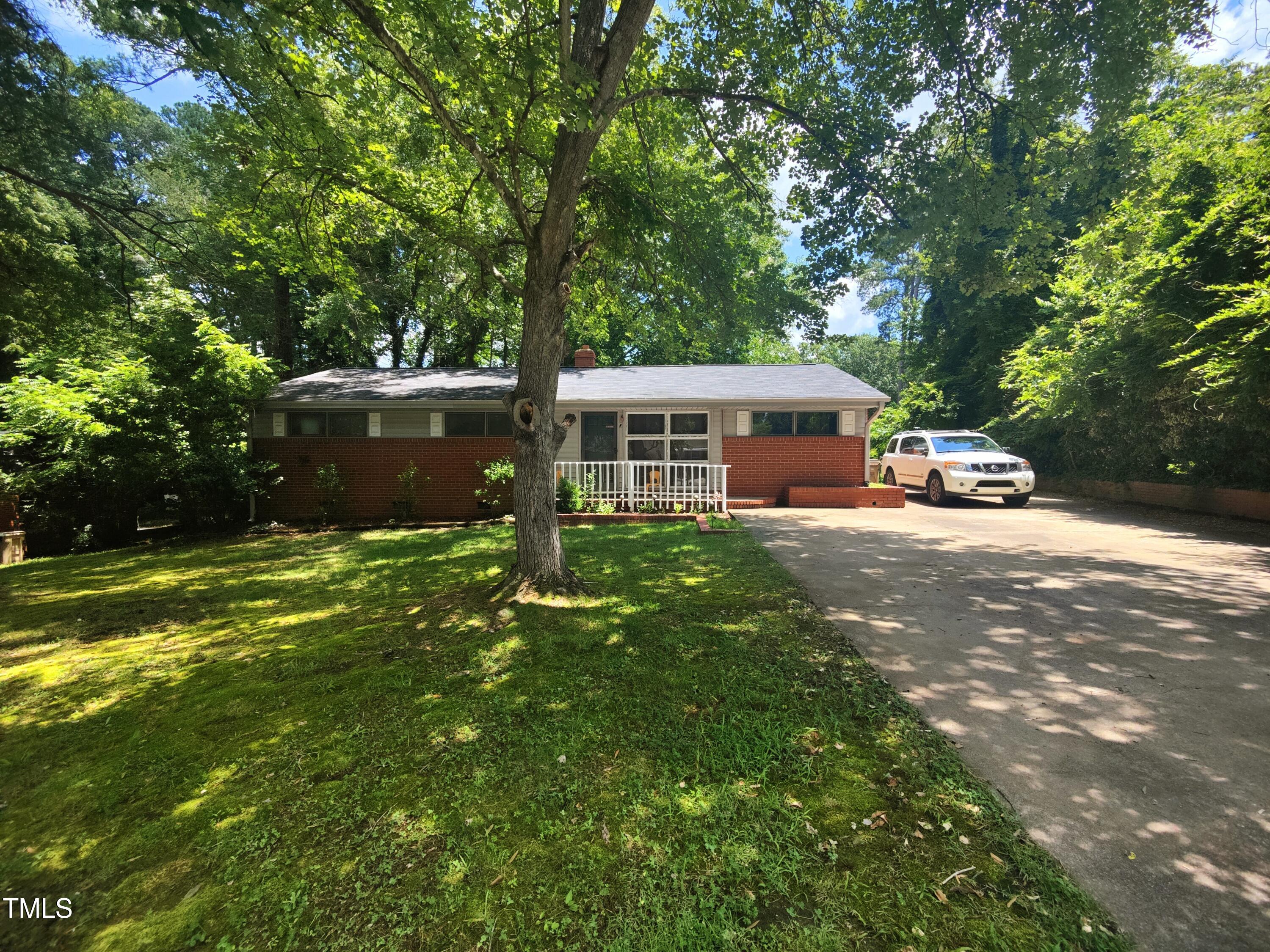 406 Avery Street