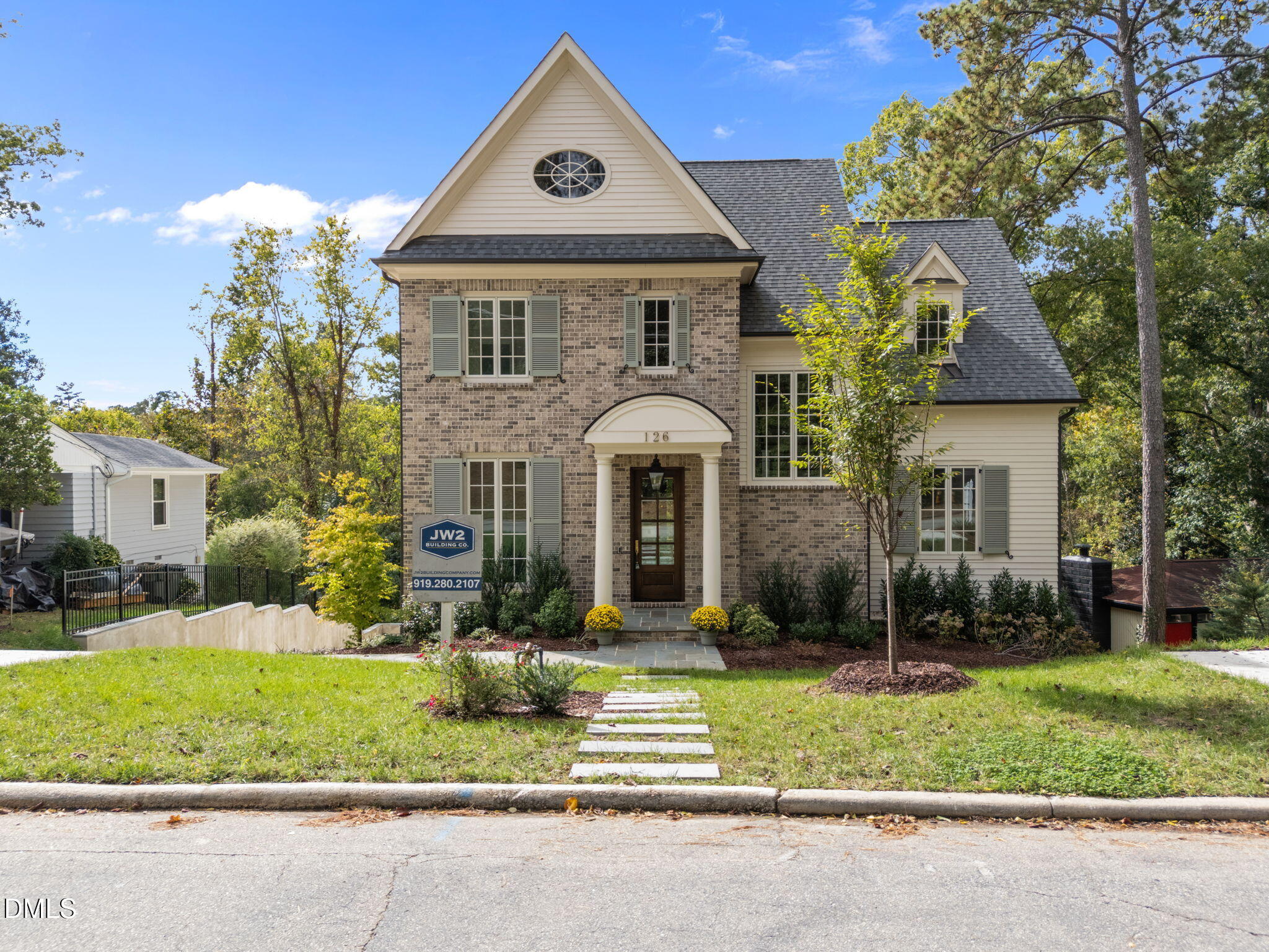 126 E Drewry Lane