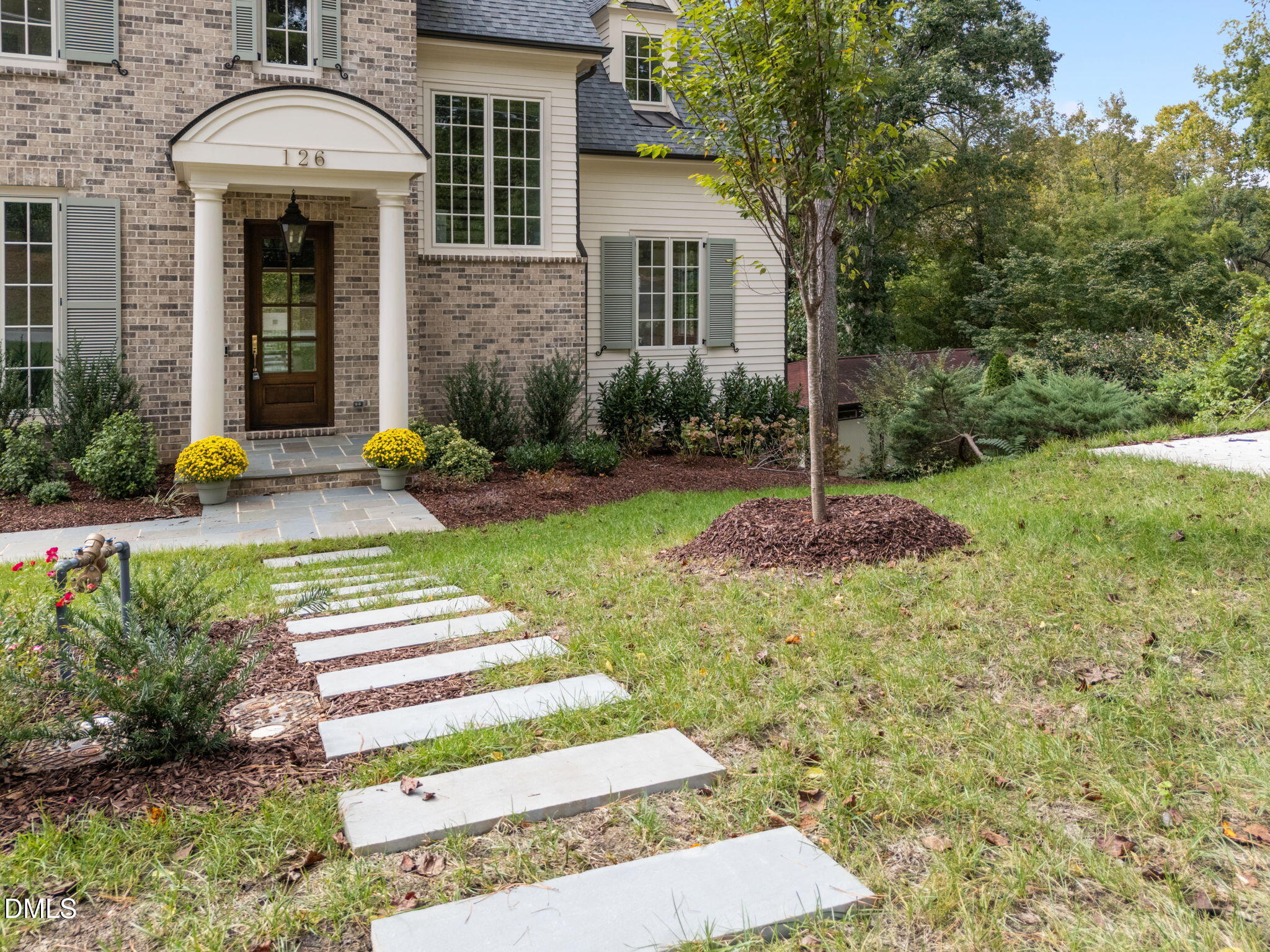 126 E Drewry Lane