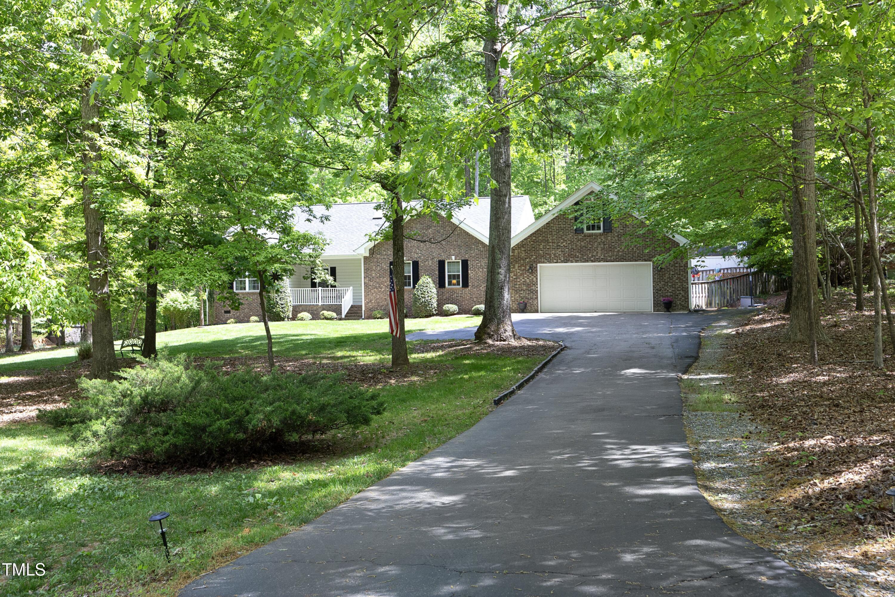 320 Delvin Lane Lane