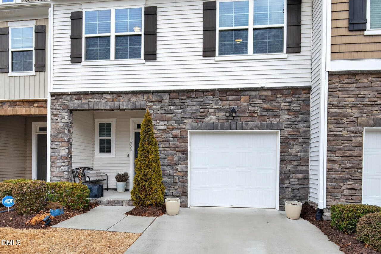 1355 Southpoint Trail