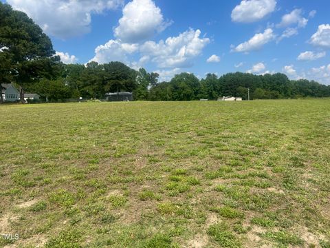 Unimproved Land in Four Oaks NC 1701 Parker Road 2.jpg