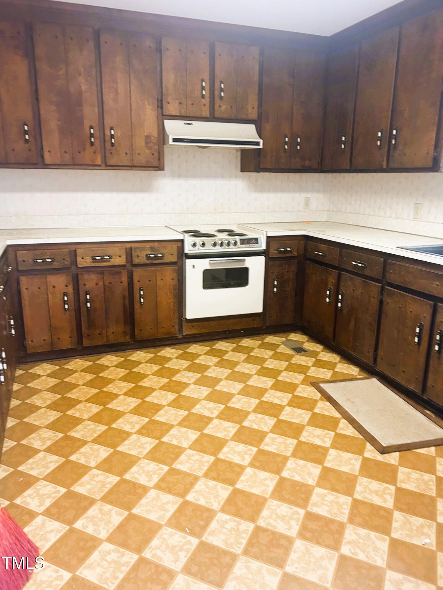 200 Saddlewood Drive
