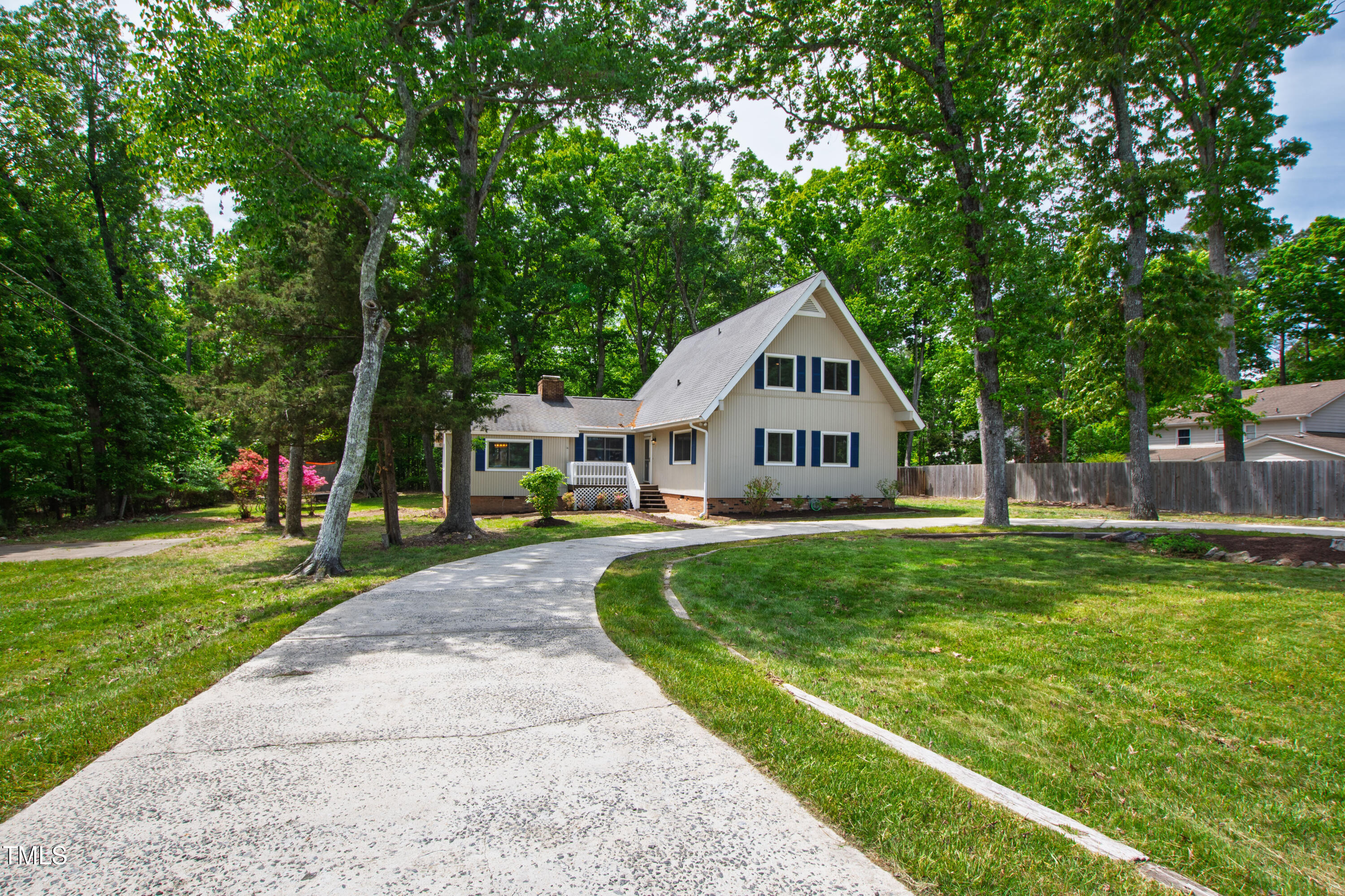 1915 Redding Lane