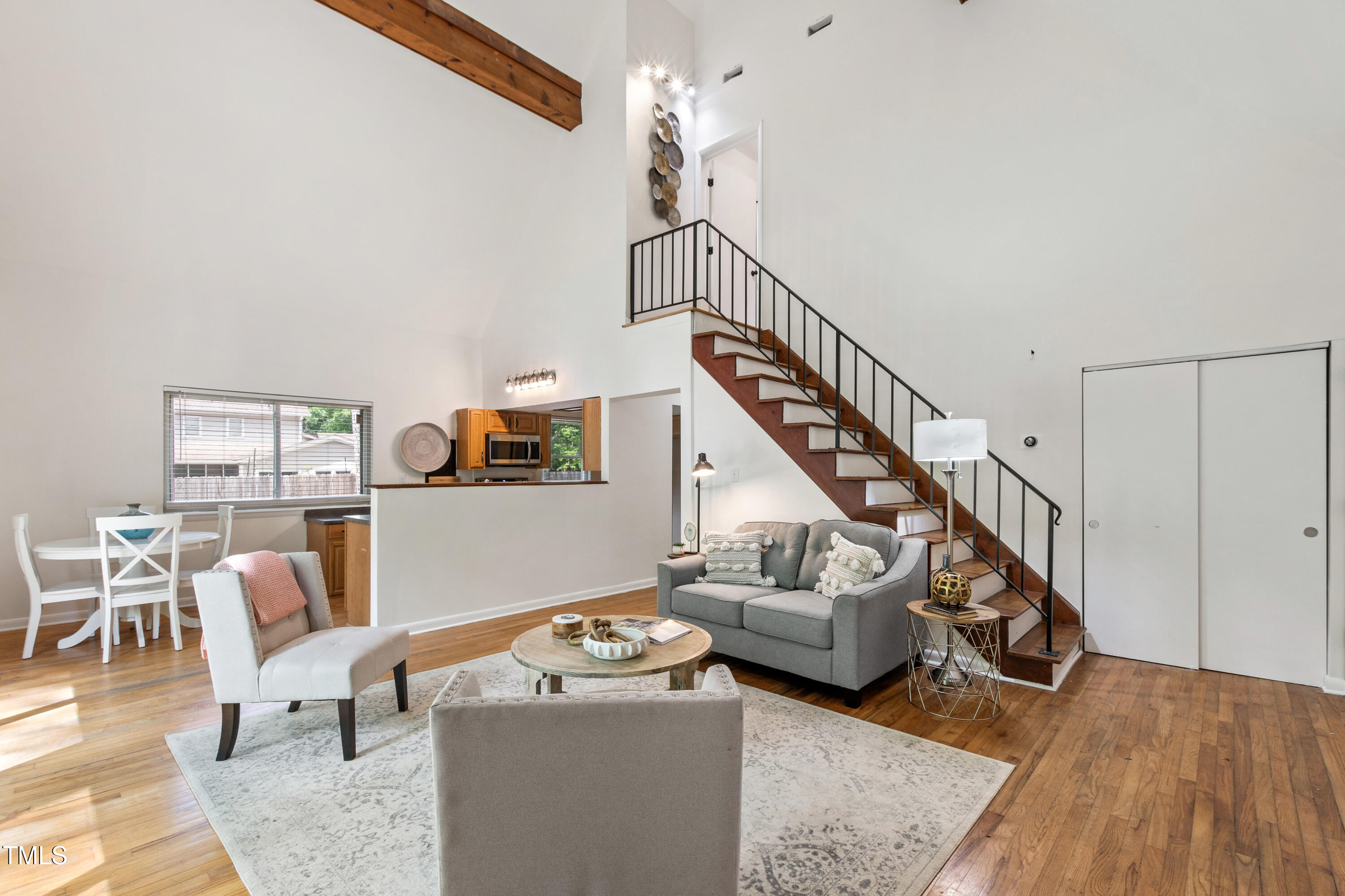 1915 Redding Lane