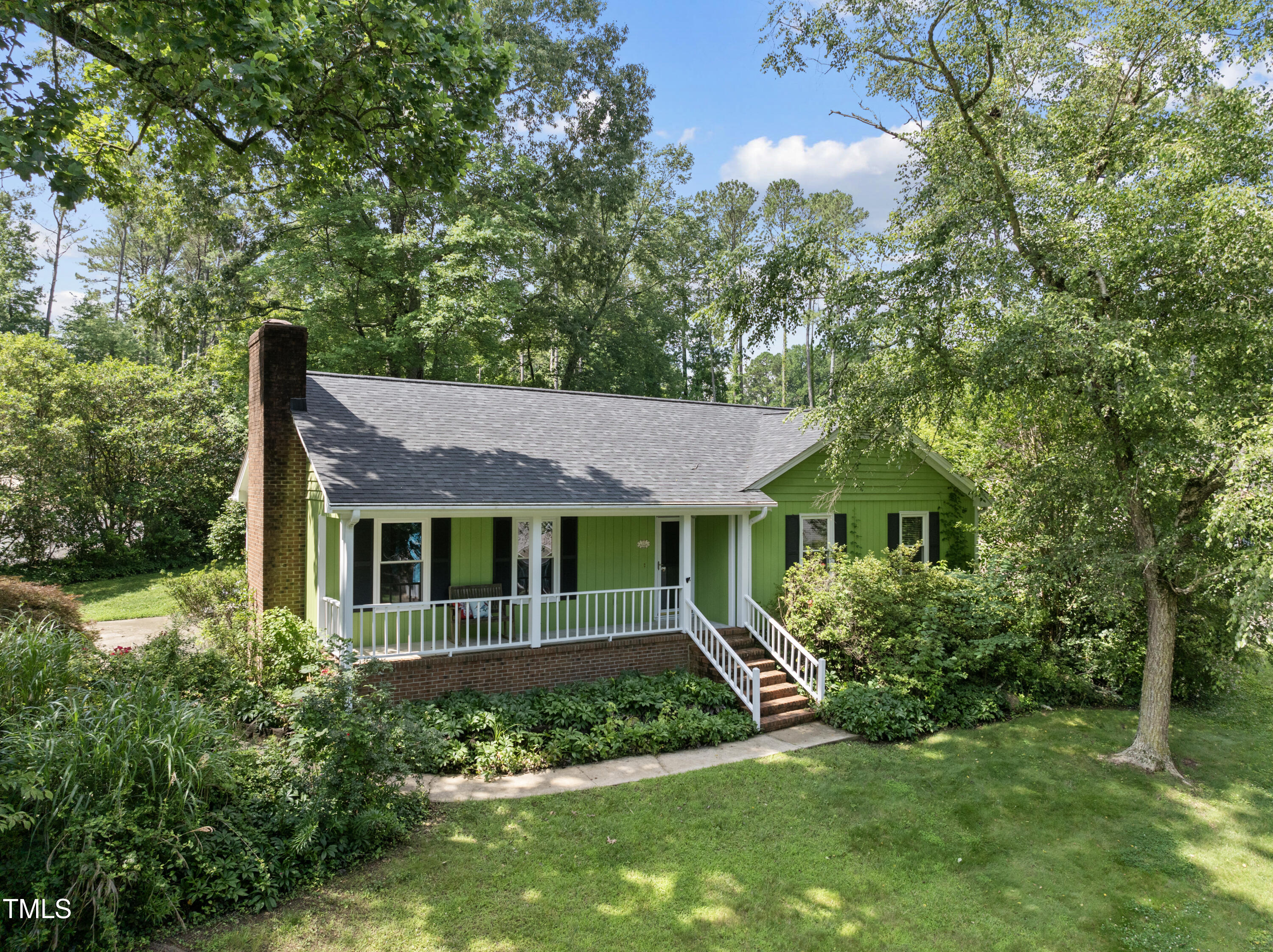 112 Whithorne Drive