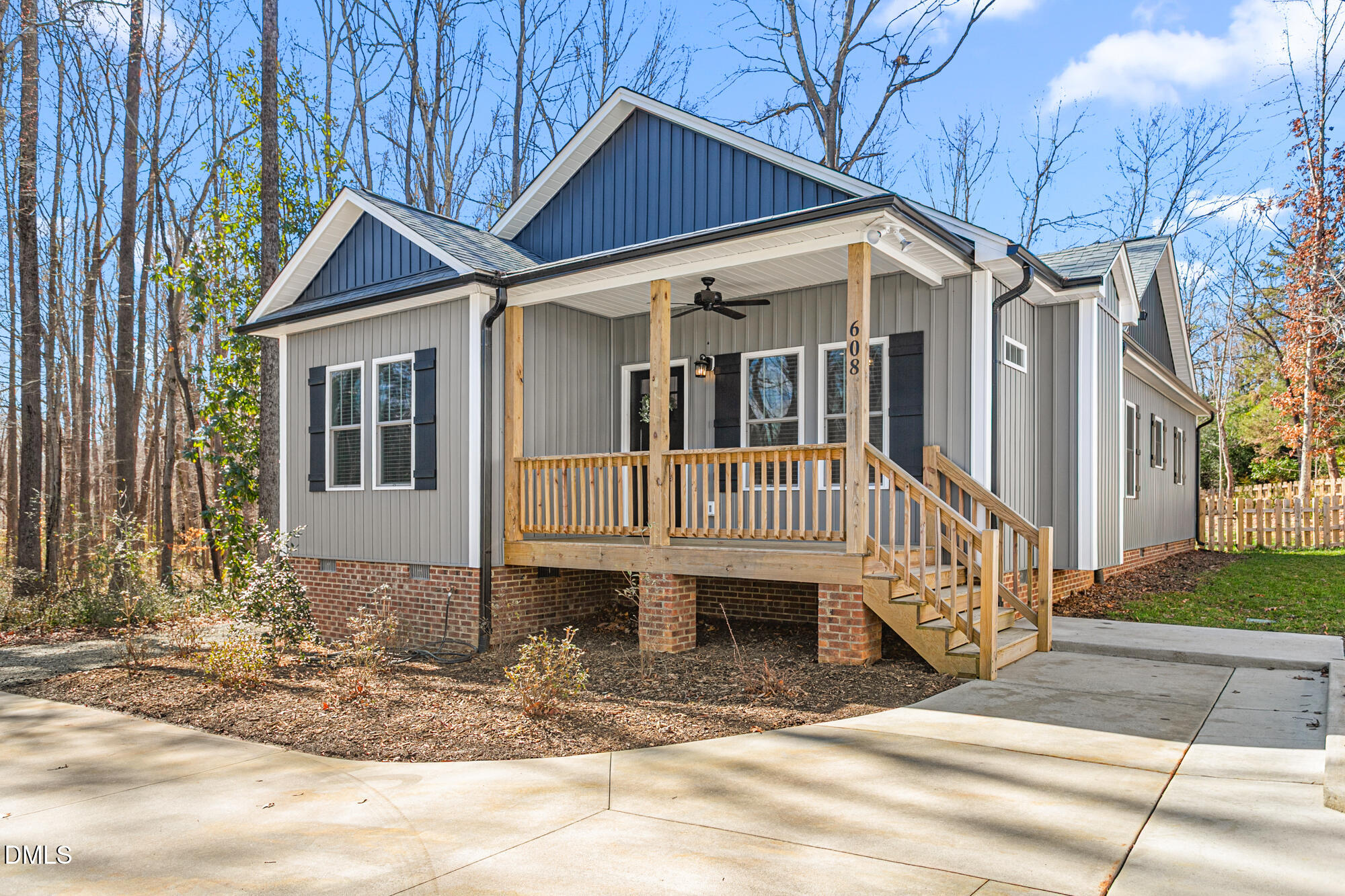 608 E Oakwood Street