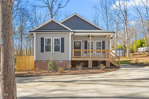 608 E Oakwood Street Mebane NC 27302