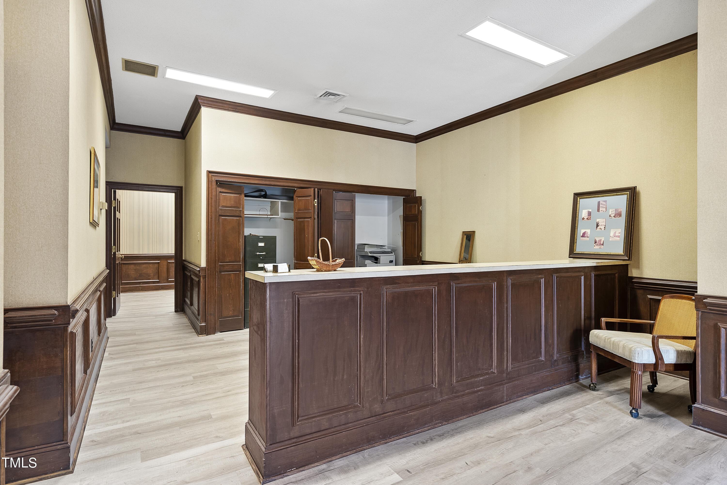 219 E Johnston Street 1st Floor