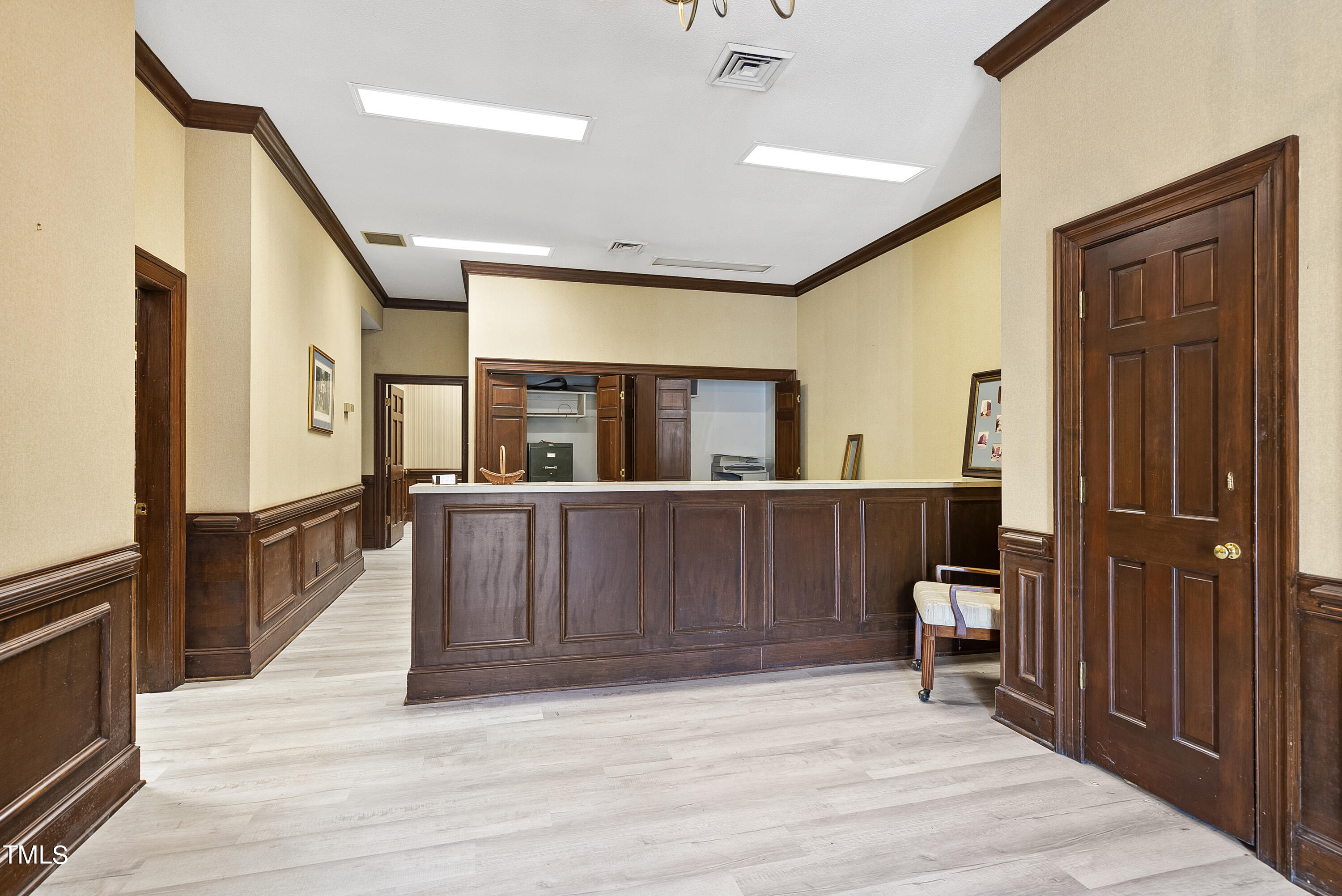219 E Johnston Street 1st Floor