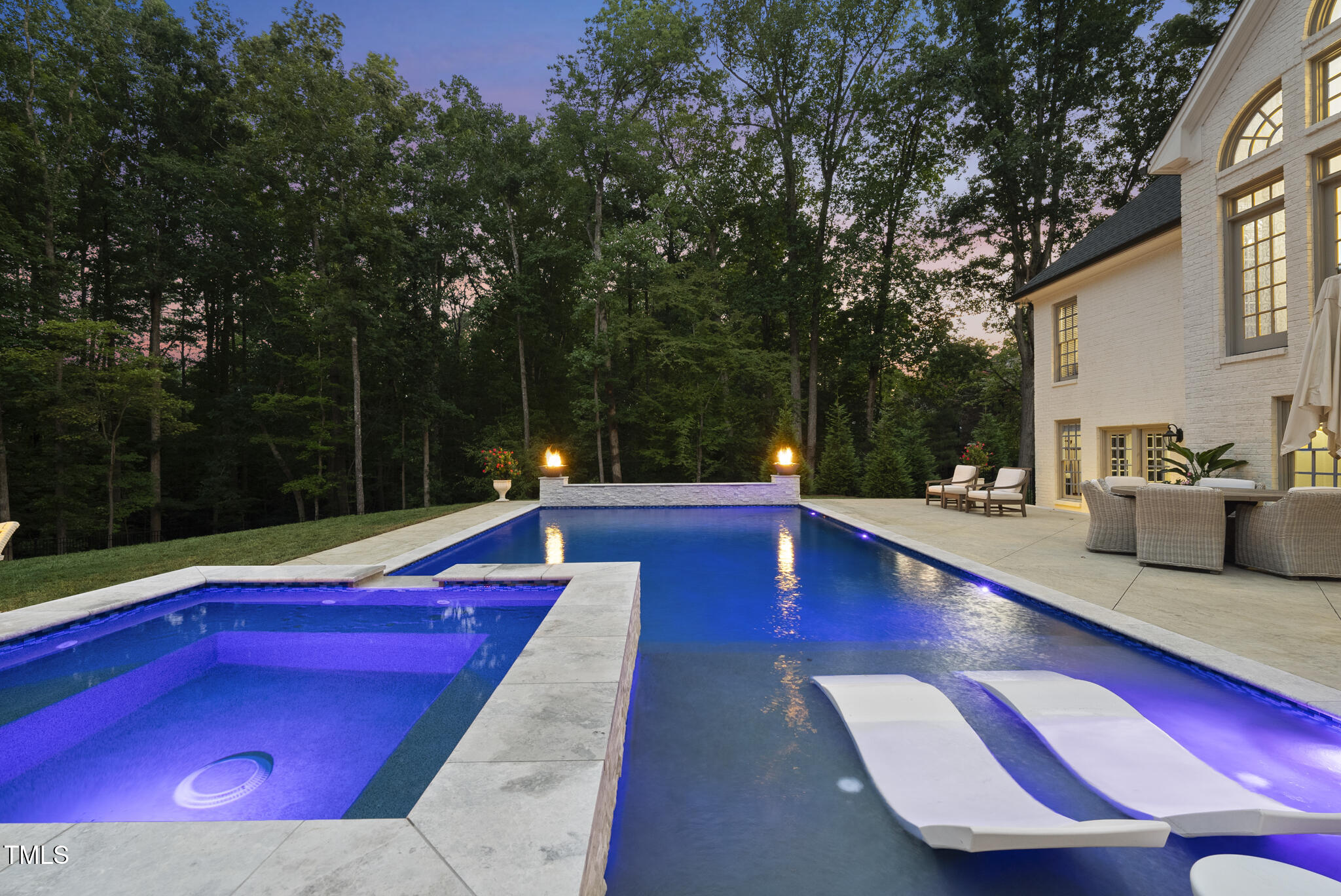 1105 Longstone Way