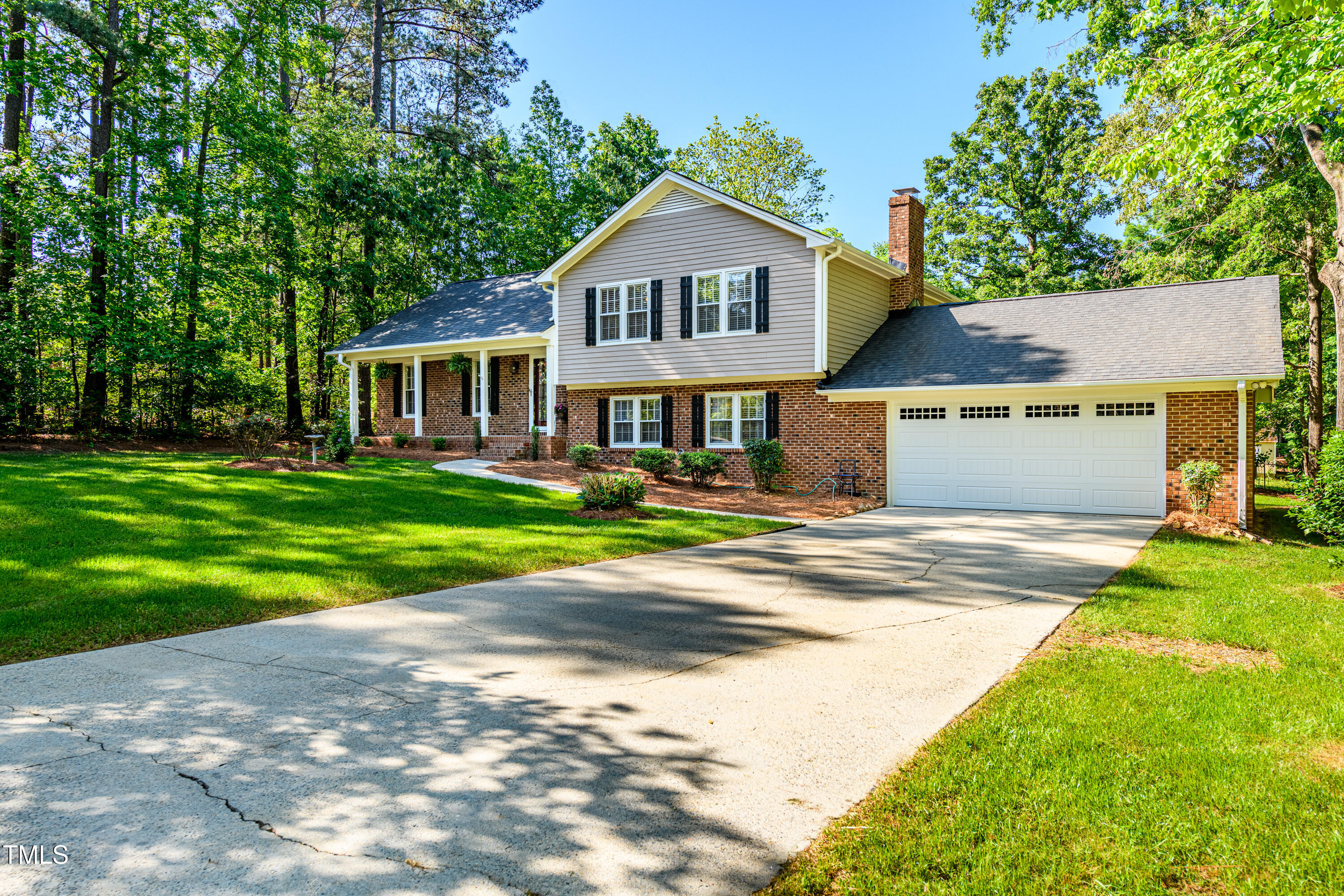 3301 Manor Ridge Drive