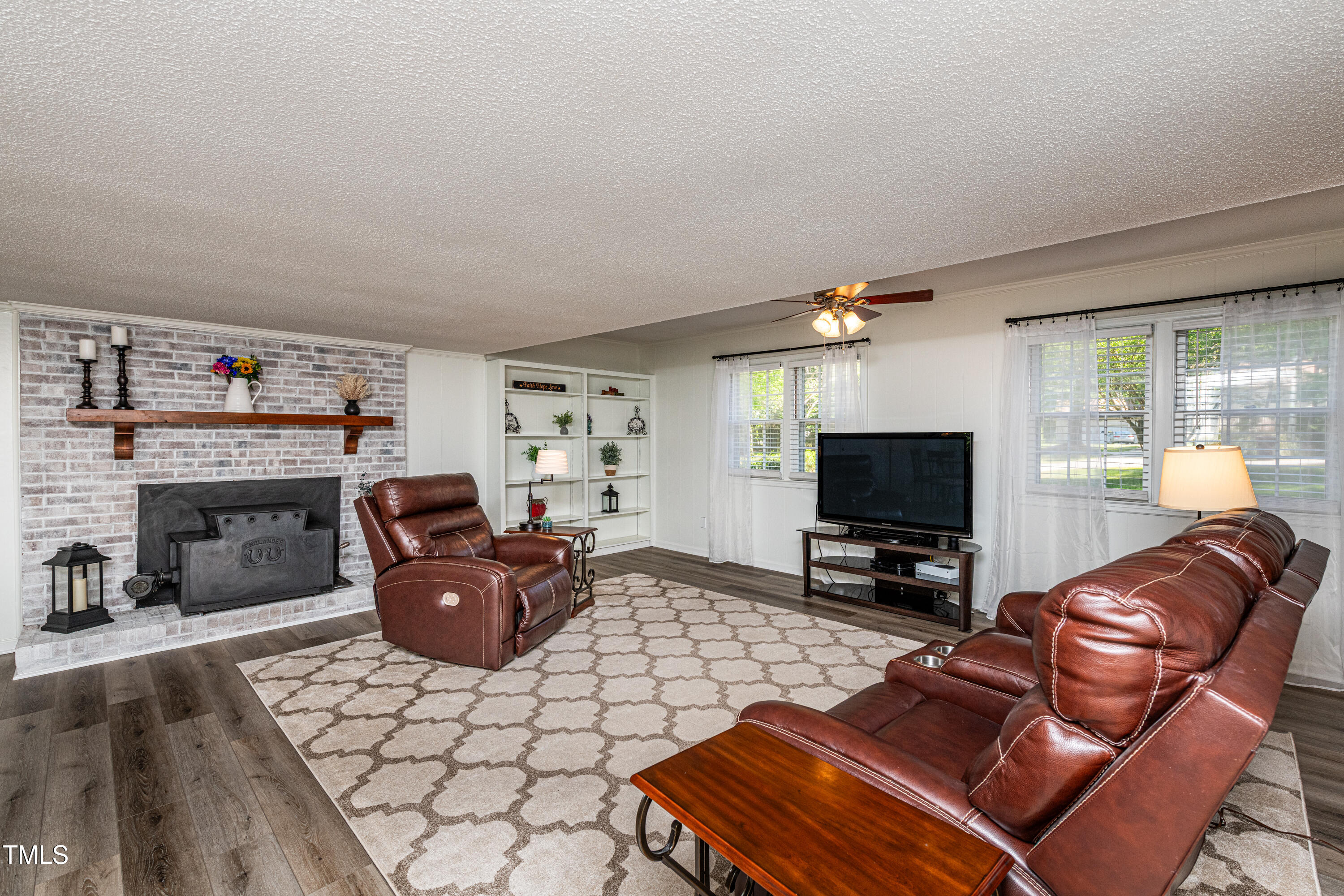 3301 Manor Ridge Drive