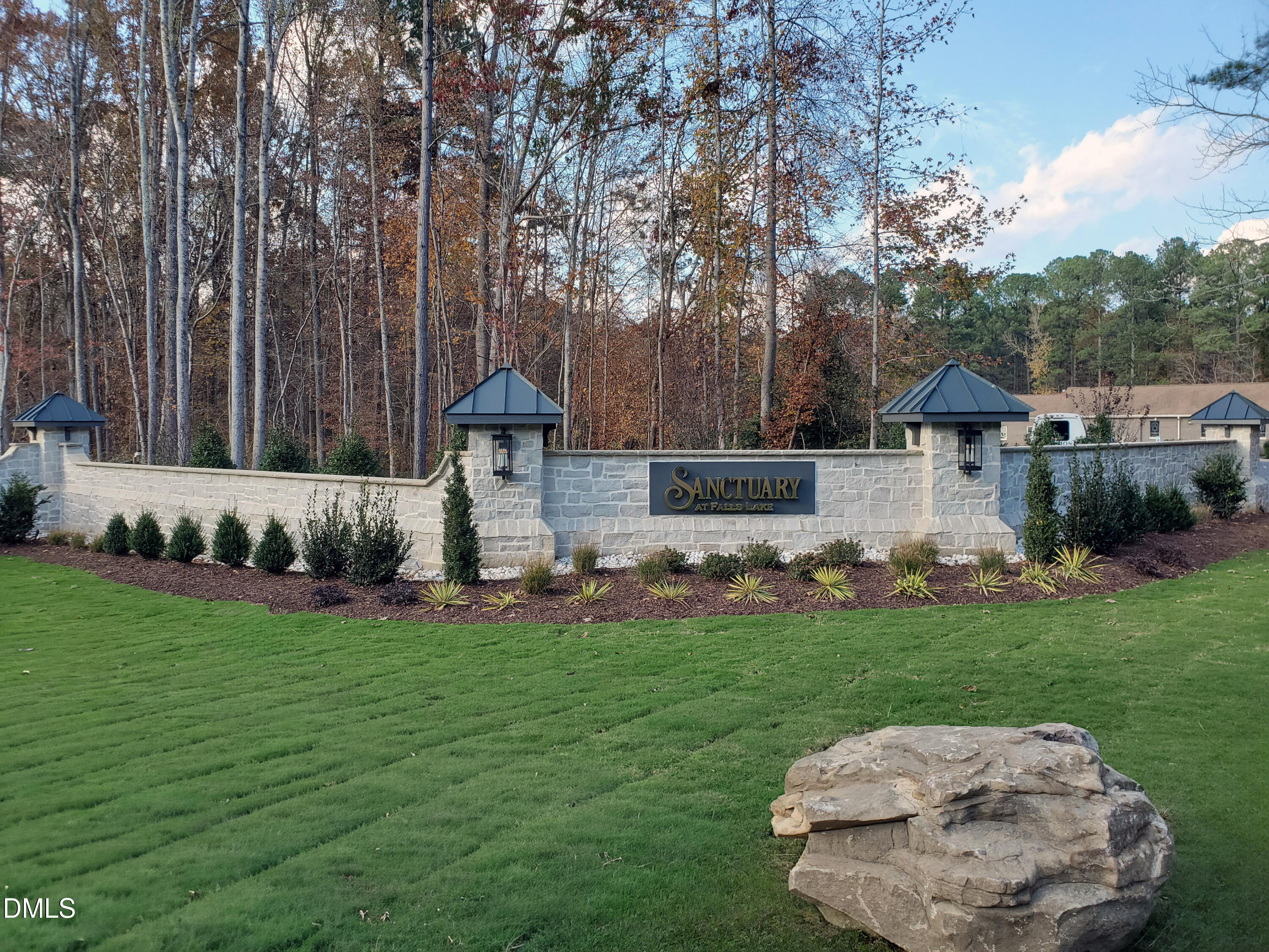 516 Falcon Nest Court