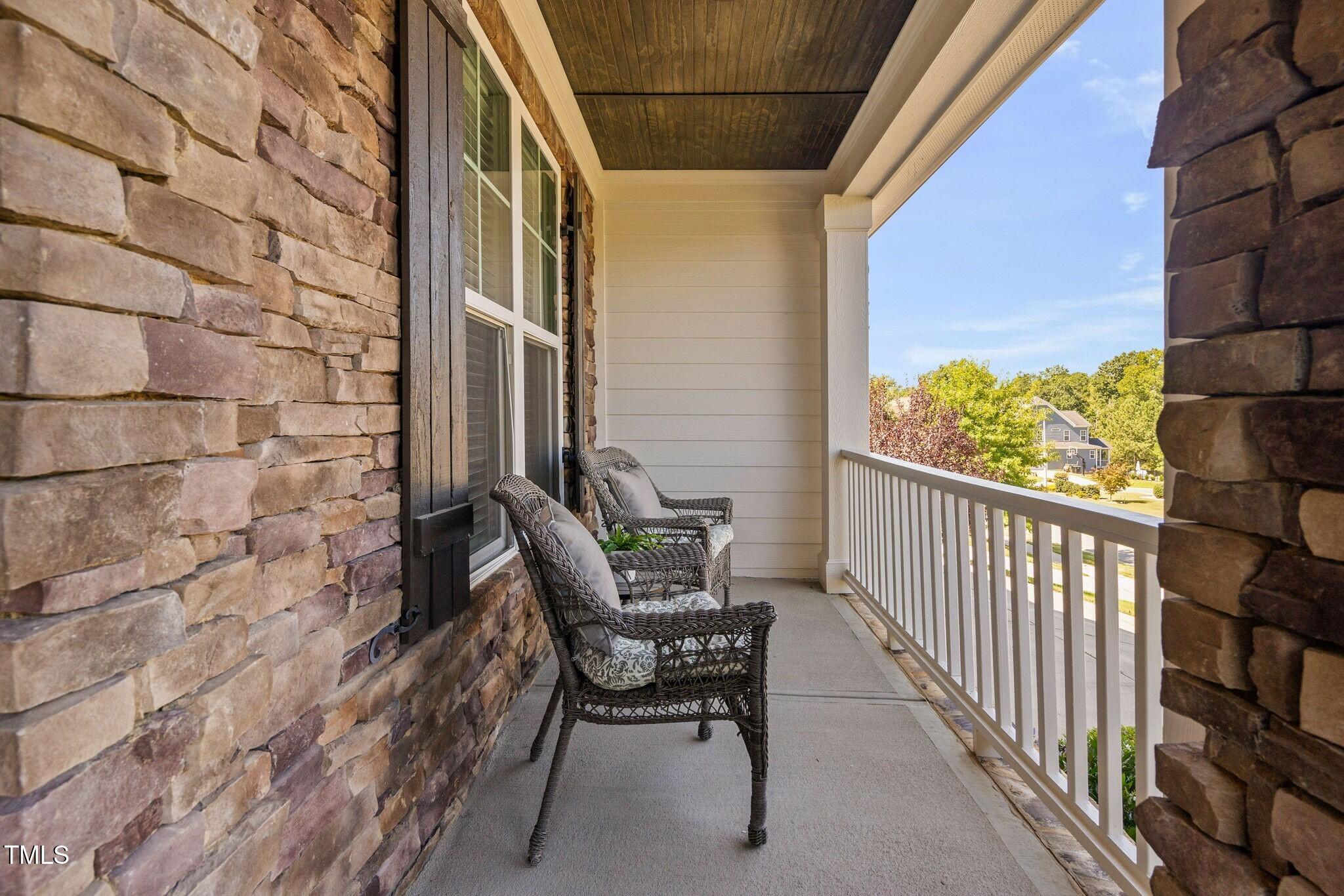 933 Hollymont Drive