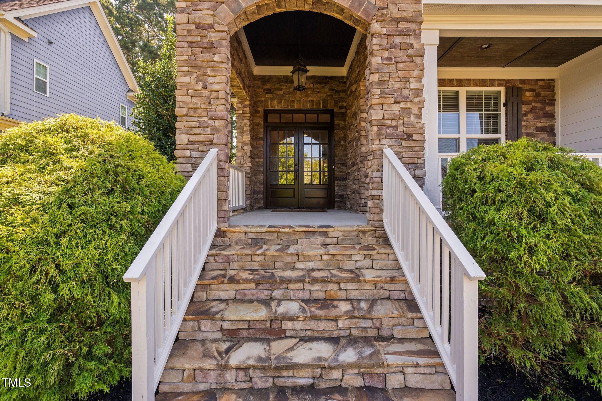 933 Hollymont Drive