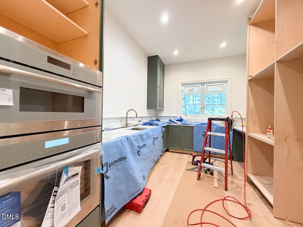 1221 Gunnison Place