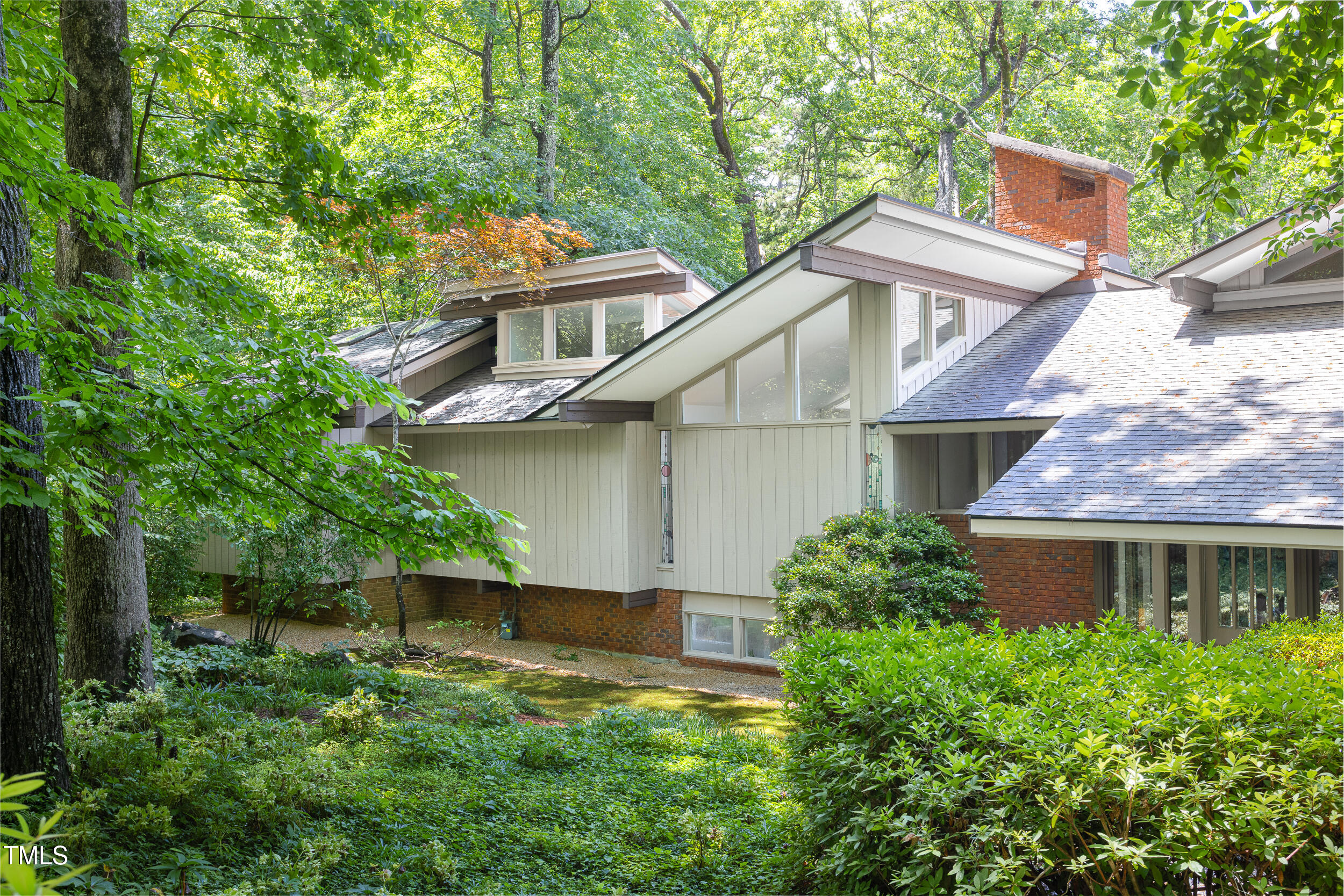 1604 Pinecrest Road