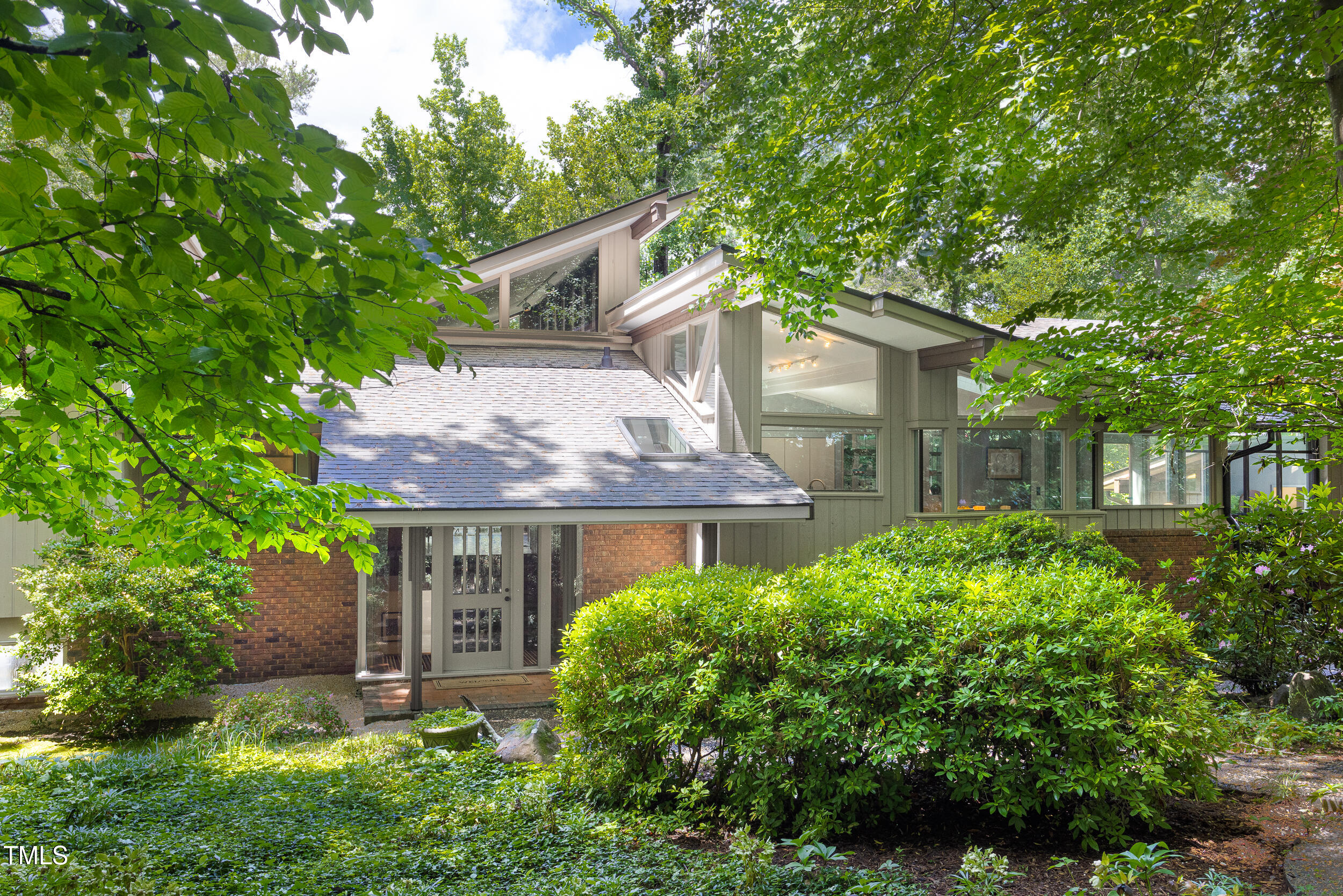 1604 Pinecrest Road