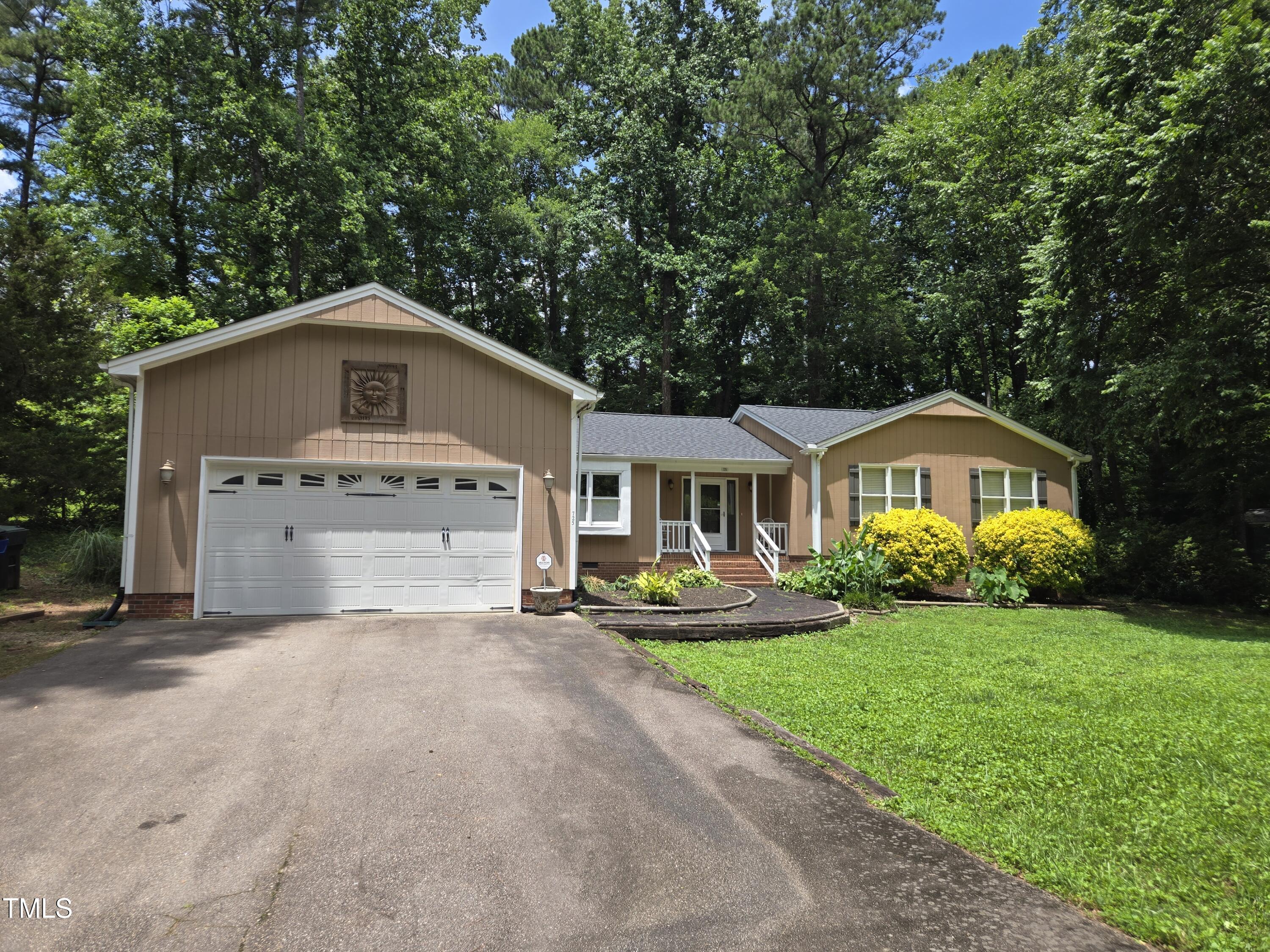 725 Van Thomas Drive