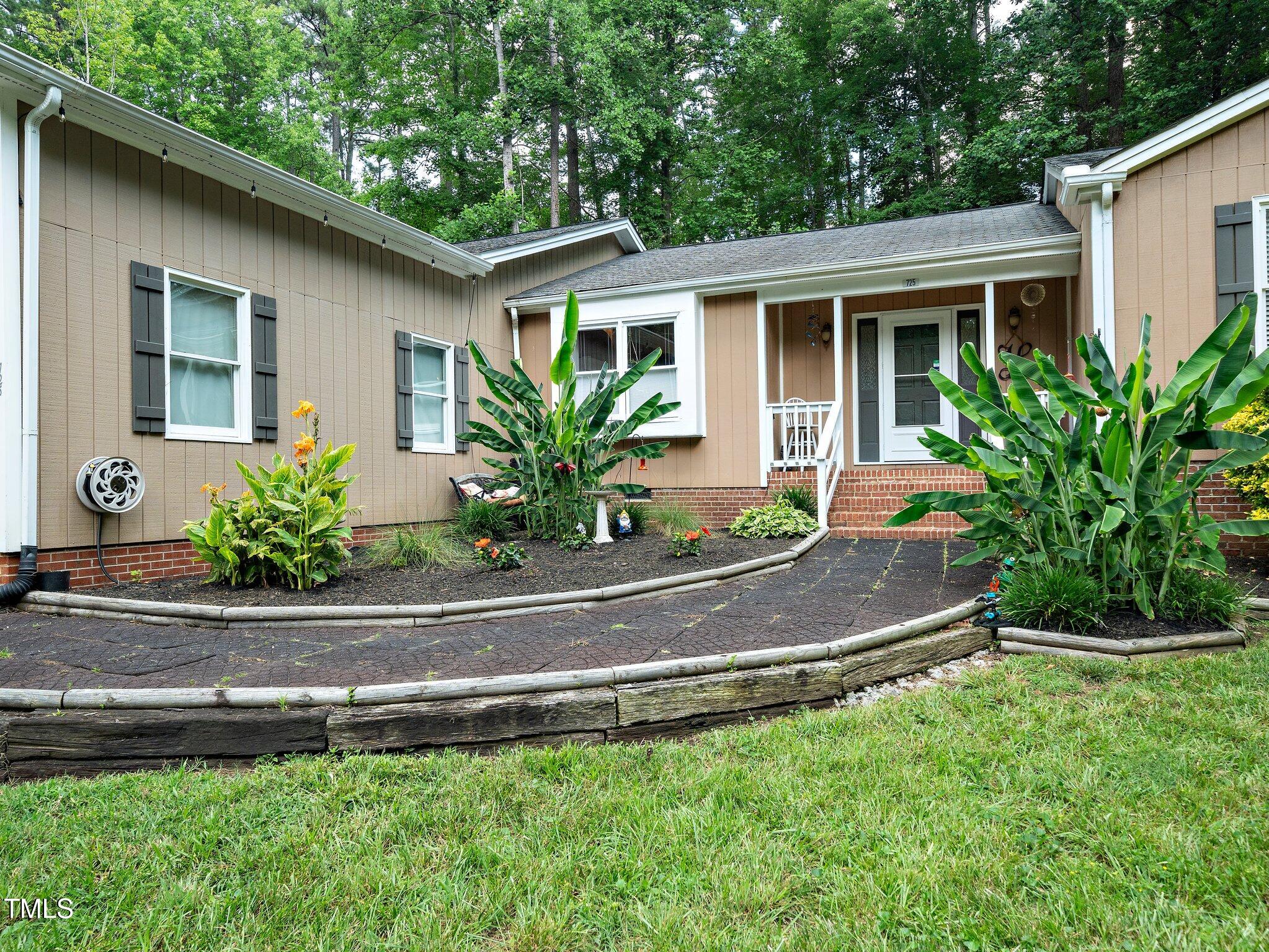 725 Van Thomas Drive