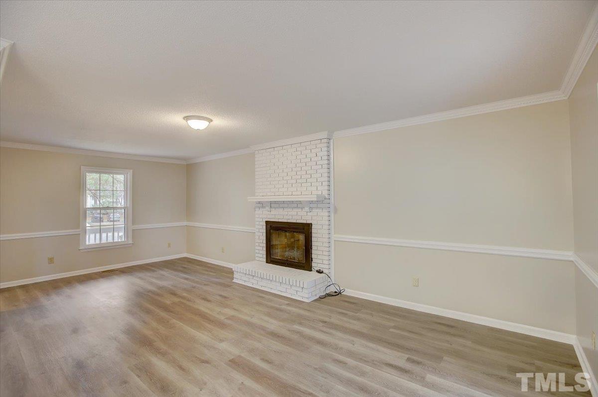 Photo 5 of 20 of 18 Brookwood Drive house