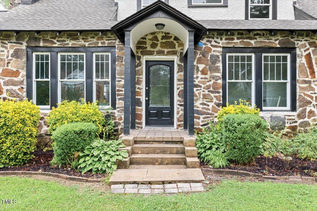 205 Forest Hill Avenue