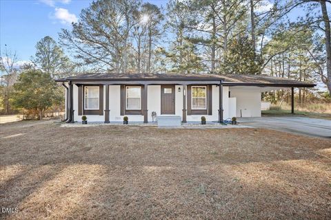 912 E Sanders Street Four Oaks NC 27524