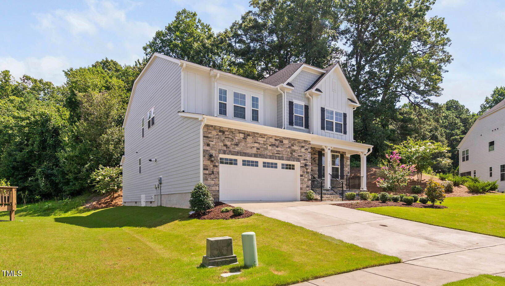 705 Blue Pointe Path