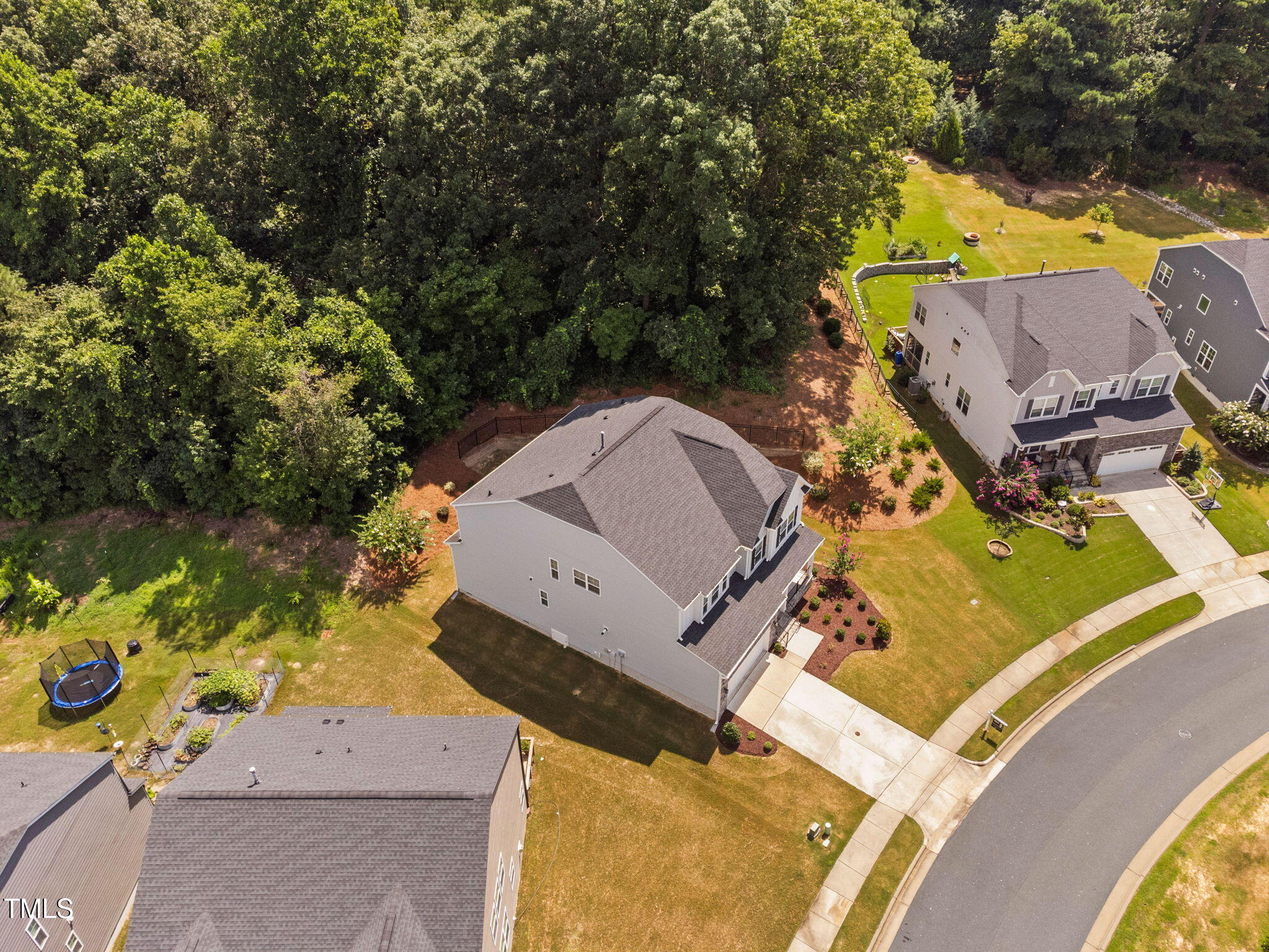 705 Blue Pointe Path