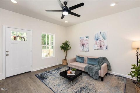 Duplex in Burlington NC 2252-2254 Pinecroft Drive 3.jpg